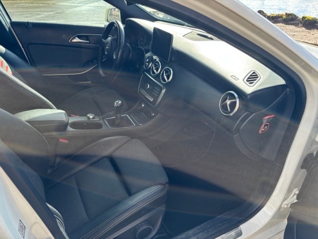 MERCEDES-BENZ A 180 Style-image-4