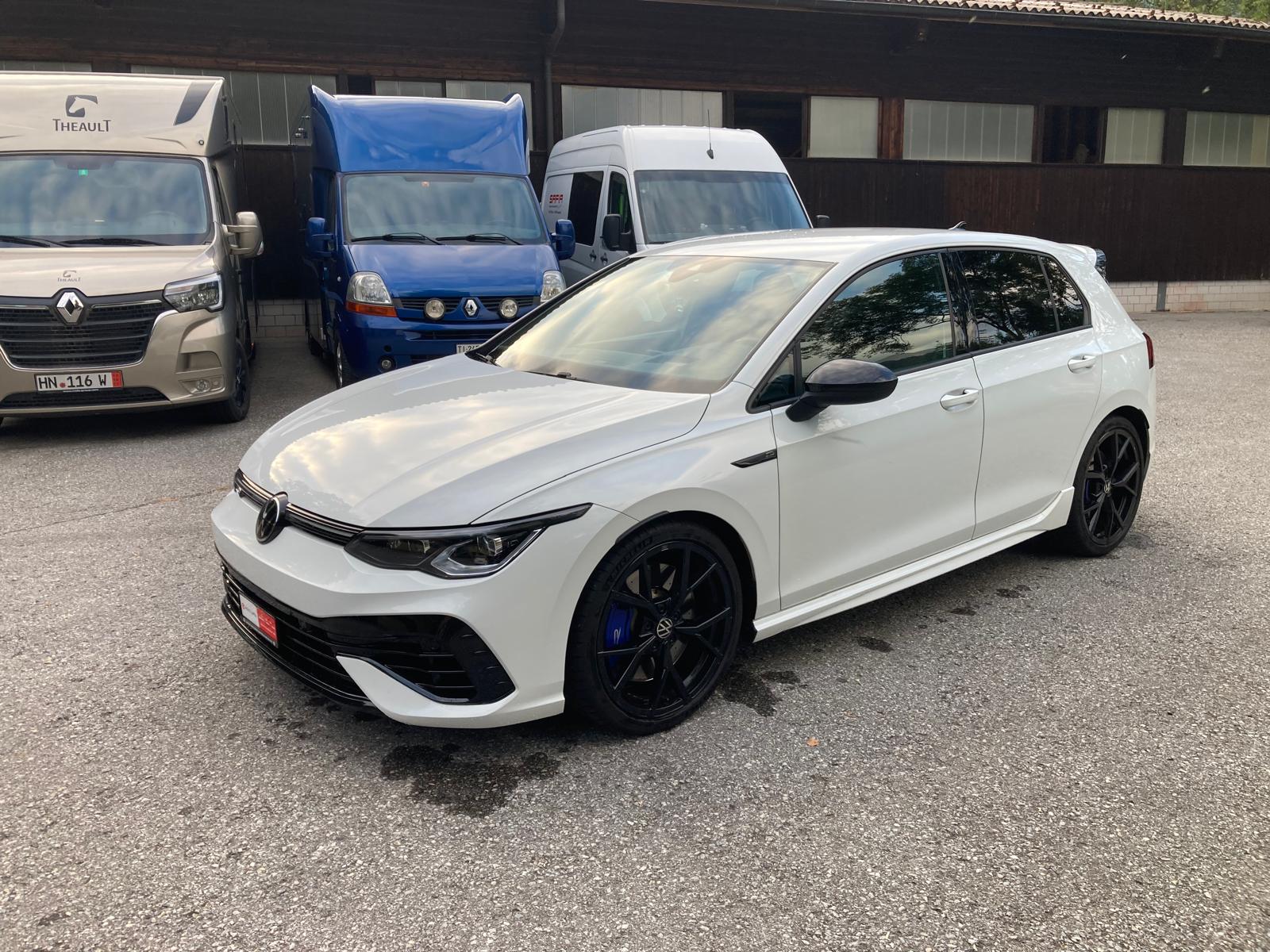 VW Golf 2.0 TSI R DSG 4Motion-showroom-element-2