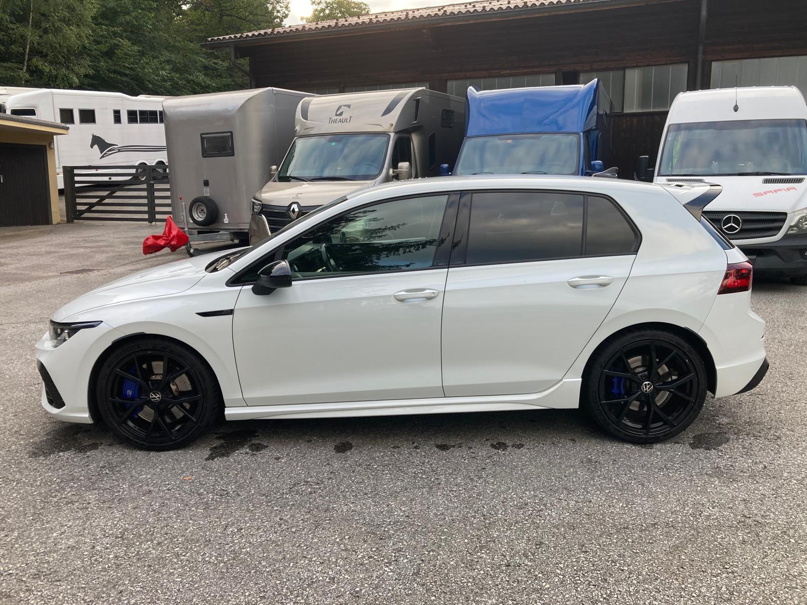 VW Golf 2.0 TSI R DSG 4Motion-showroom-element-3