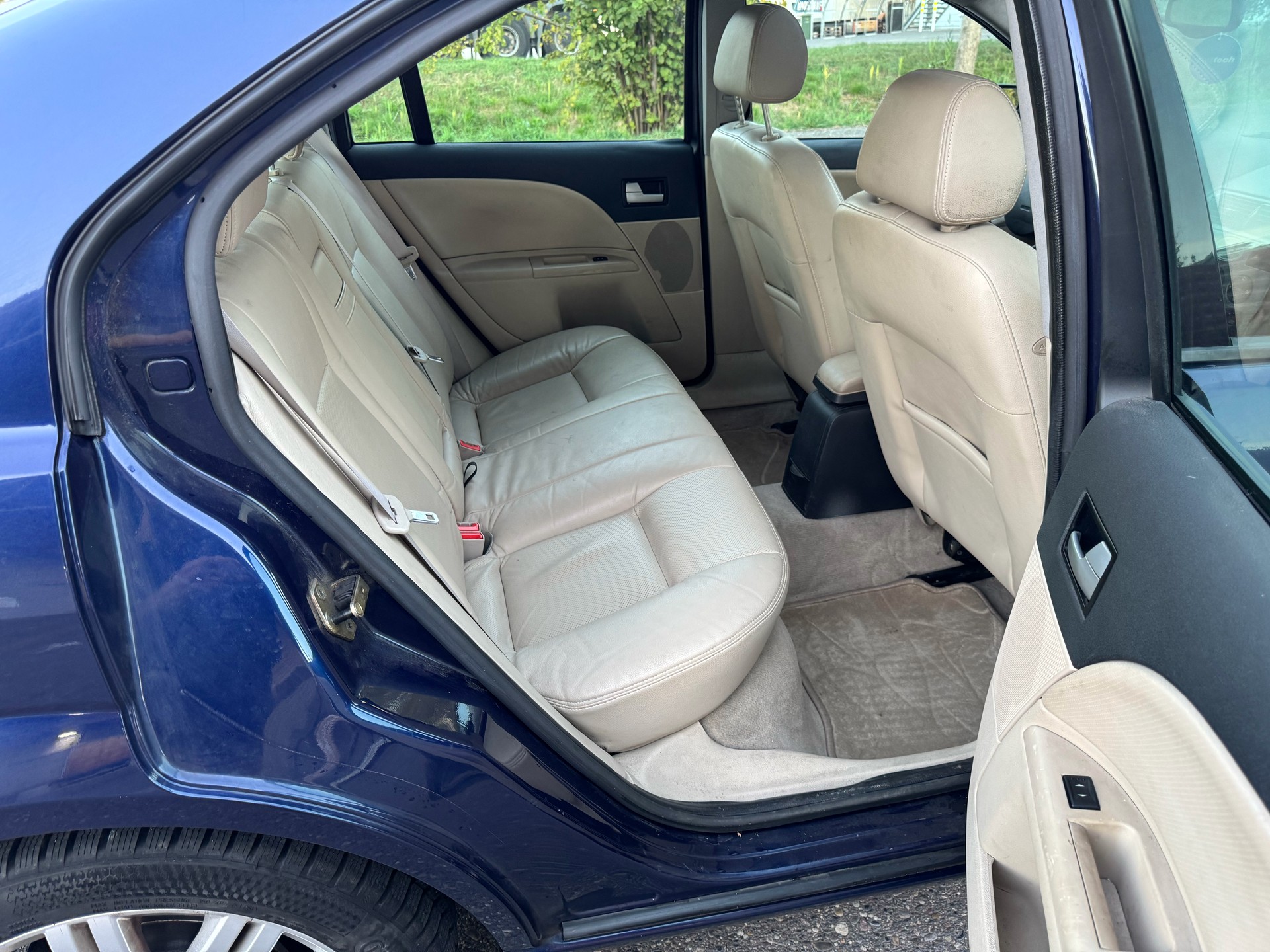 FORD Mondeo 2.0i 16V Ghia-image-10