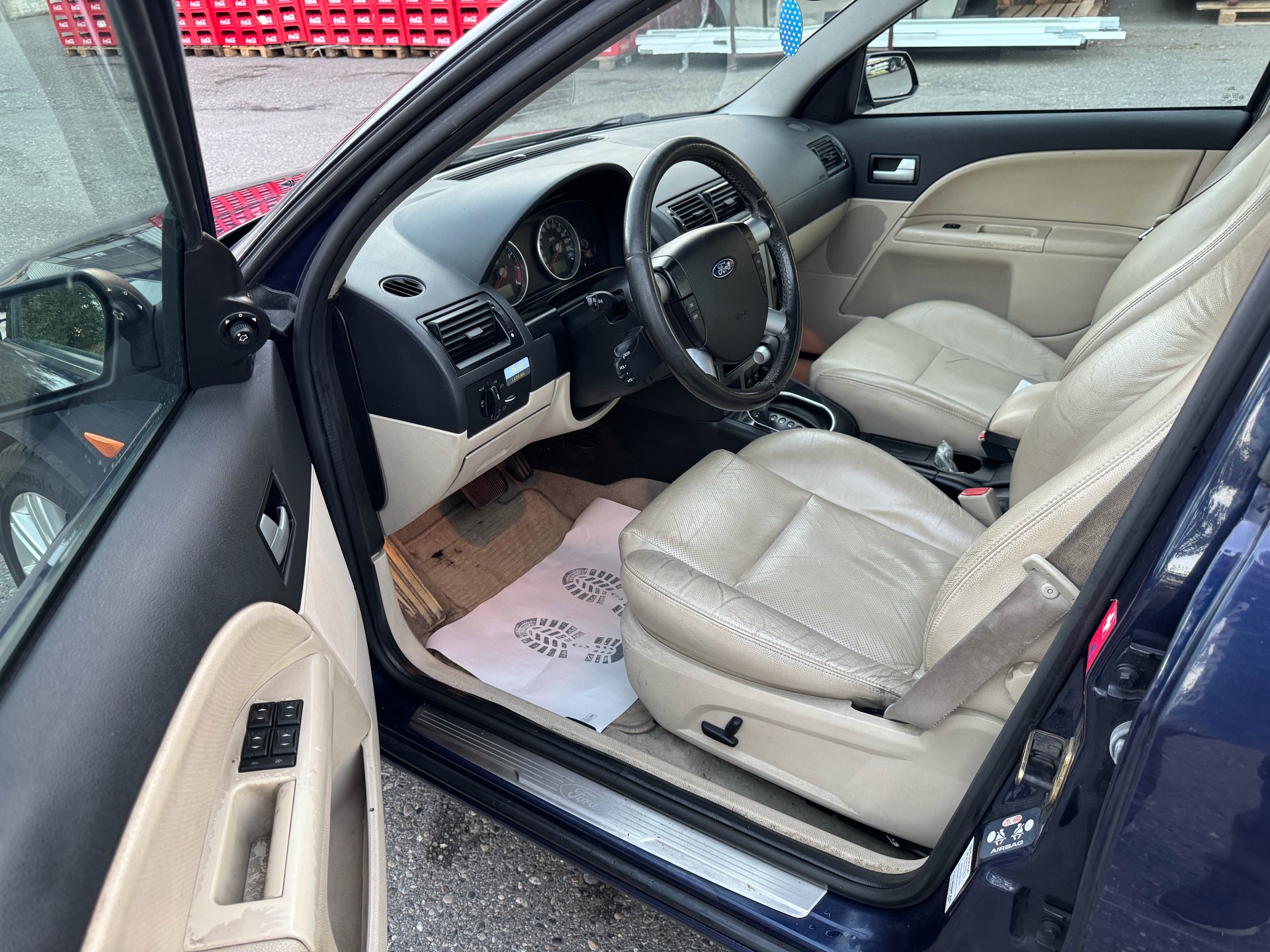 FORD Mondeo 2.0i 16V Ghia-image-12