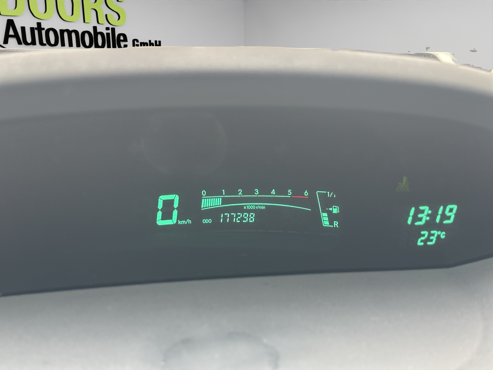 TOYOTA Yaris 1.4 D-4D Linea Sol-image-13