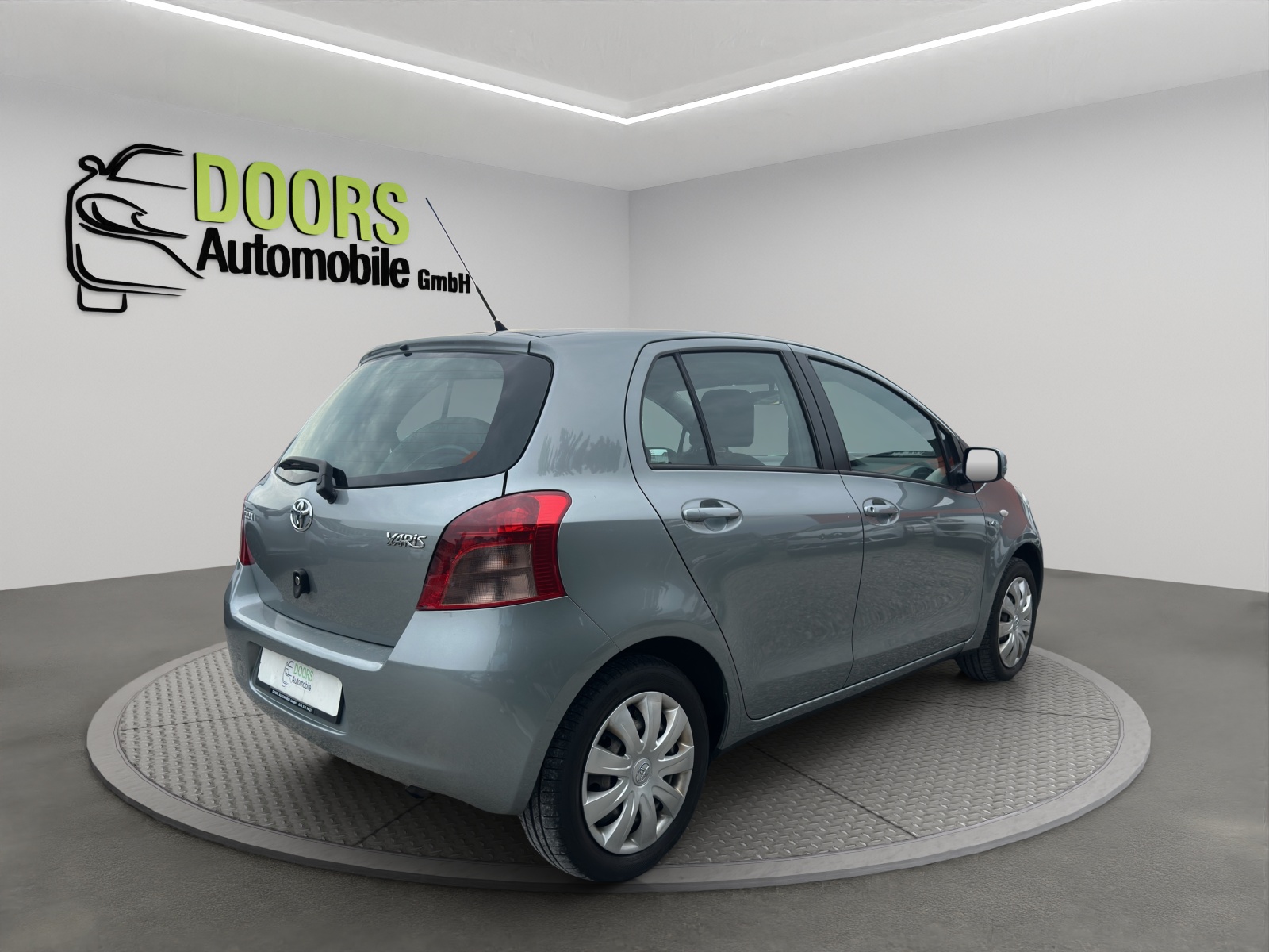 TOYOTA Yaris 1.4 D-4D Linea Sol-showroom-element-3