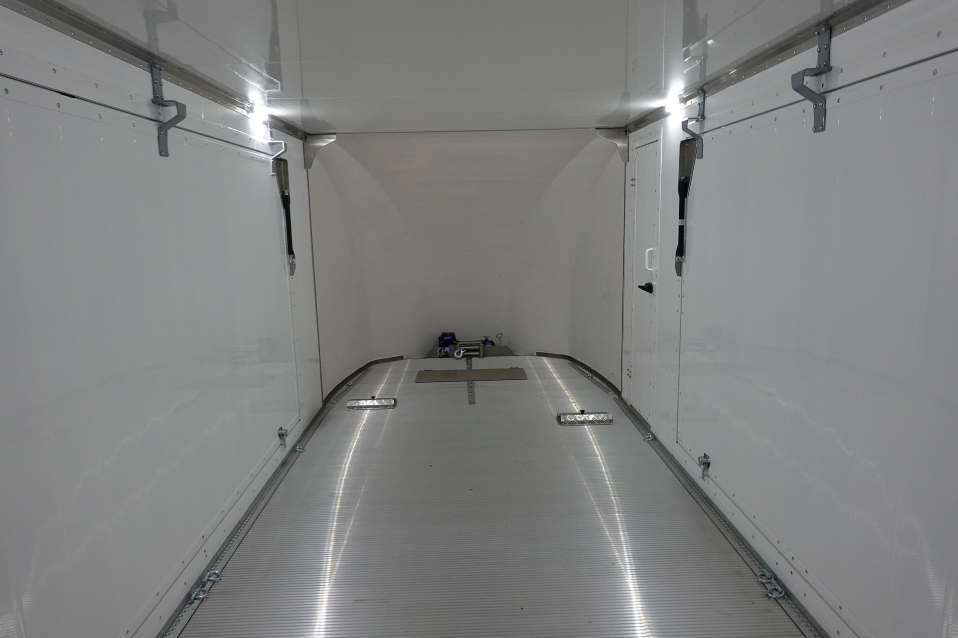 REYCAR - KLEIN TRAILER - GESCHLOSSEN-image-7