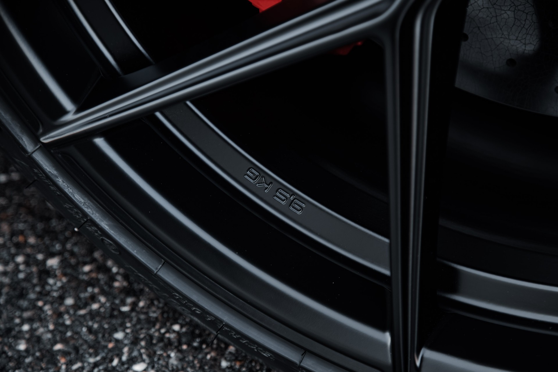 BMW M4 CSL Coupé-image-10