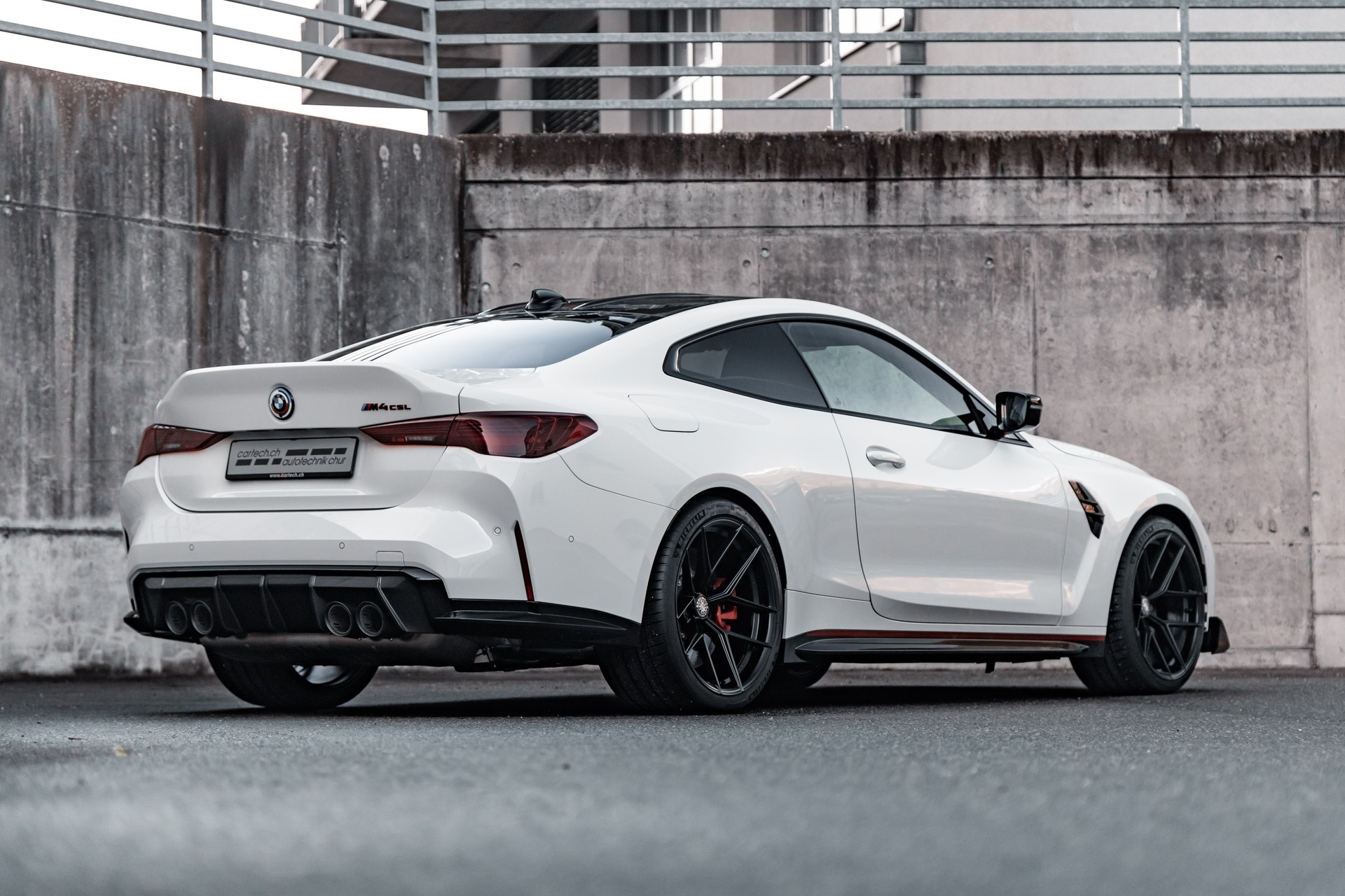 BMW M4 CSL Coupé-image-14