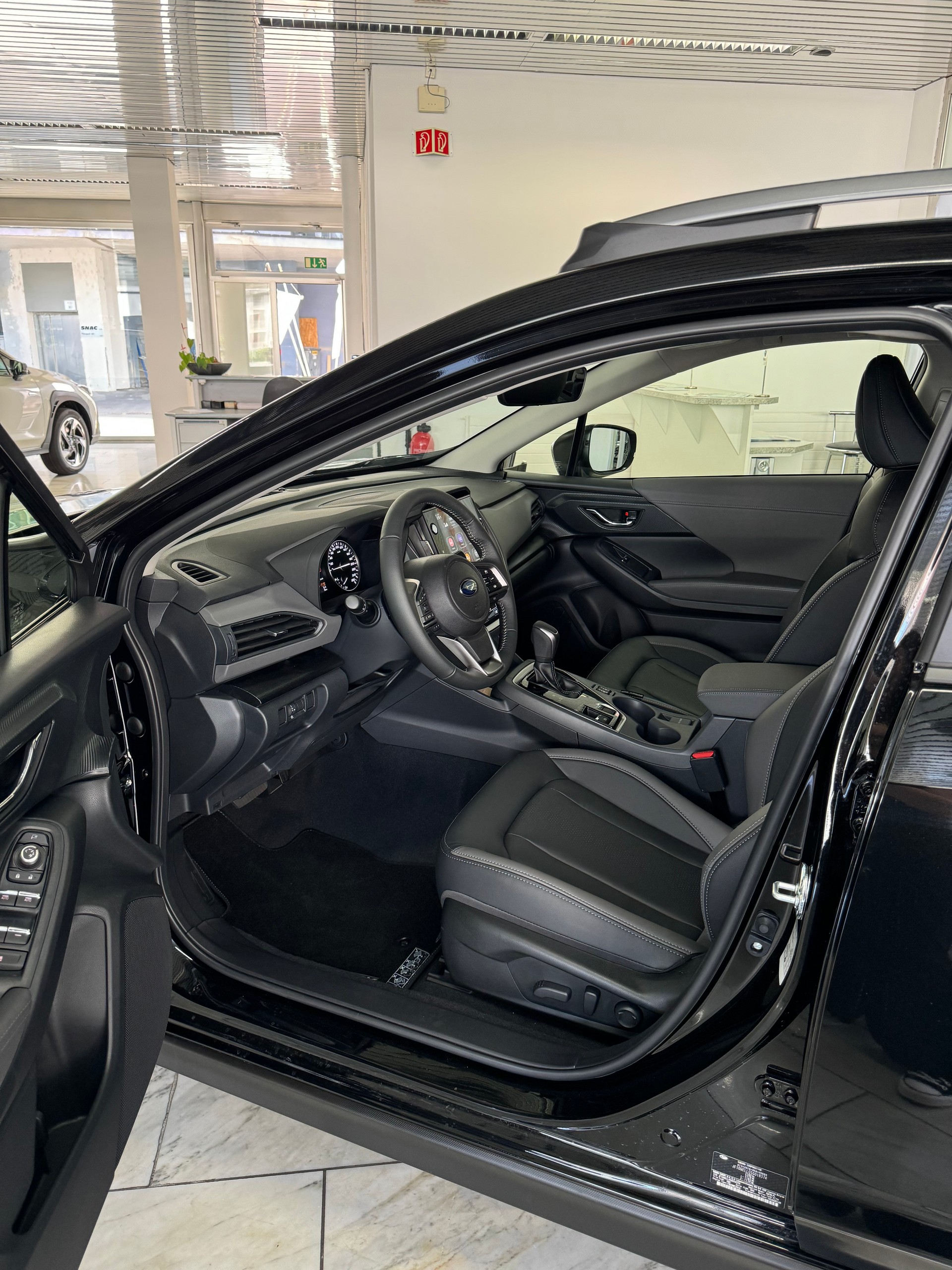 SUBARU Crosstrek 2.0 e-Boxer Luxury AWD Lineartronic-image-8