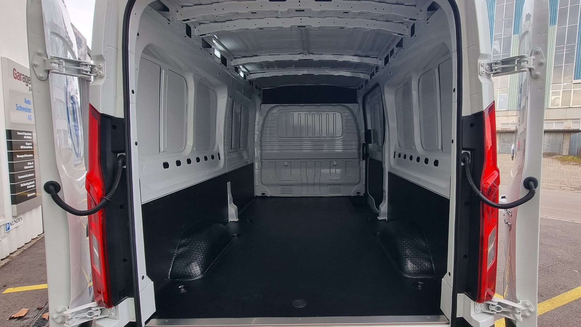 MAXUS eDeliver 9 L3H2 88.5kWh-image-6