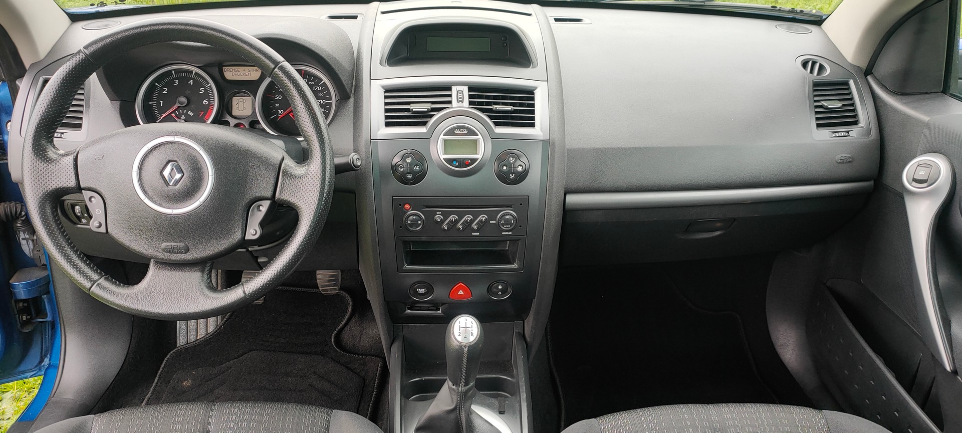 RENAULT Mégane C-C 1.6 16V Dynamique Confort-image-15