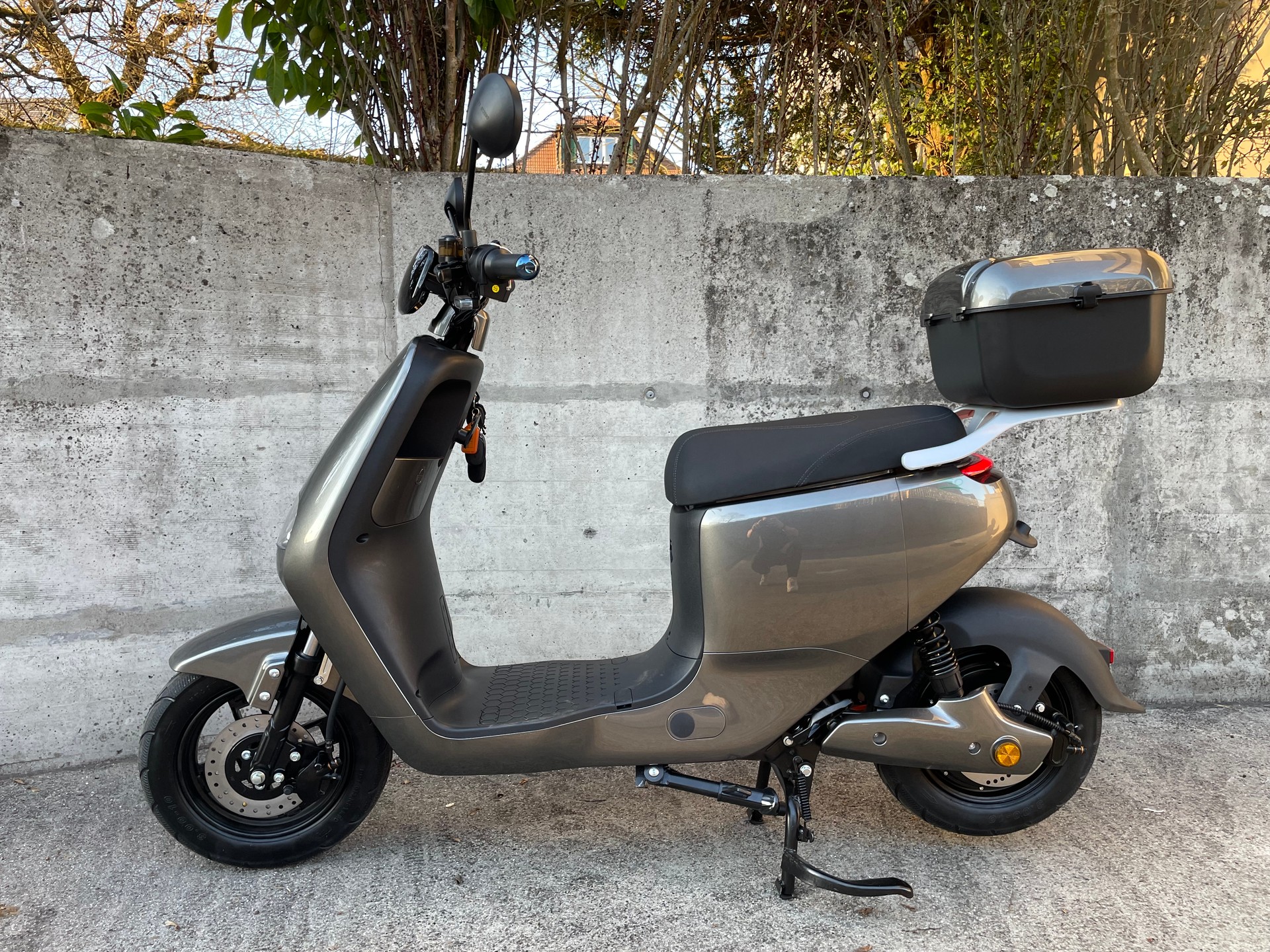E-SCOOTER E-Mofa Long Range-image-2