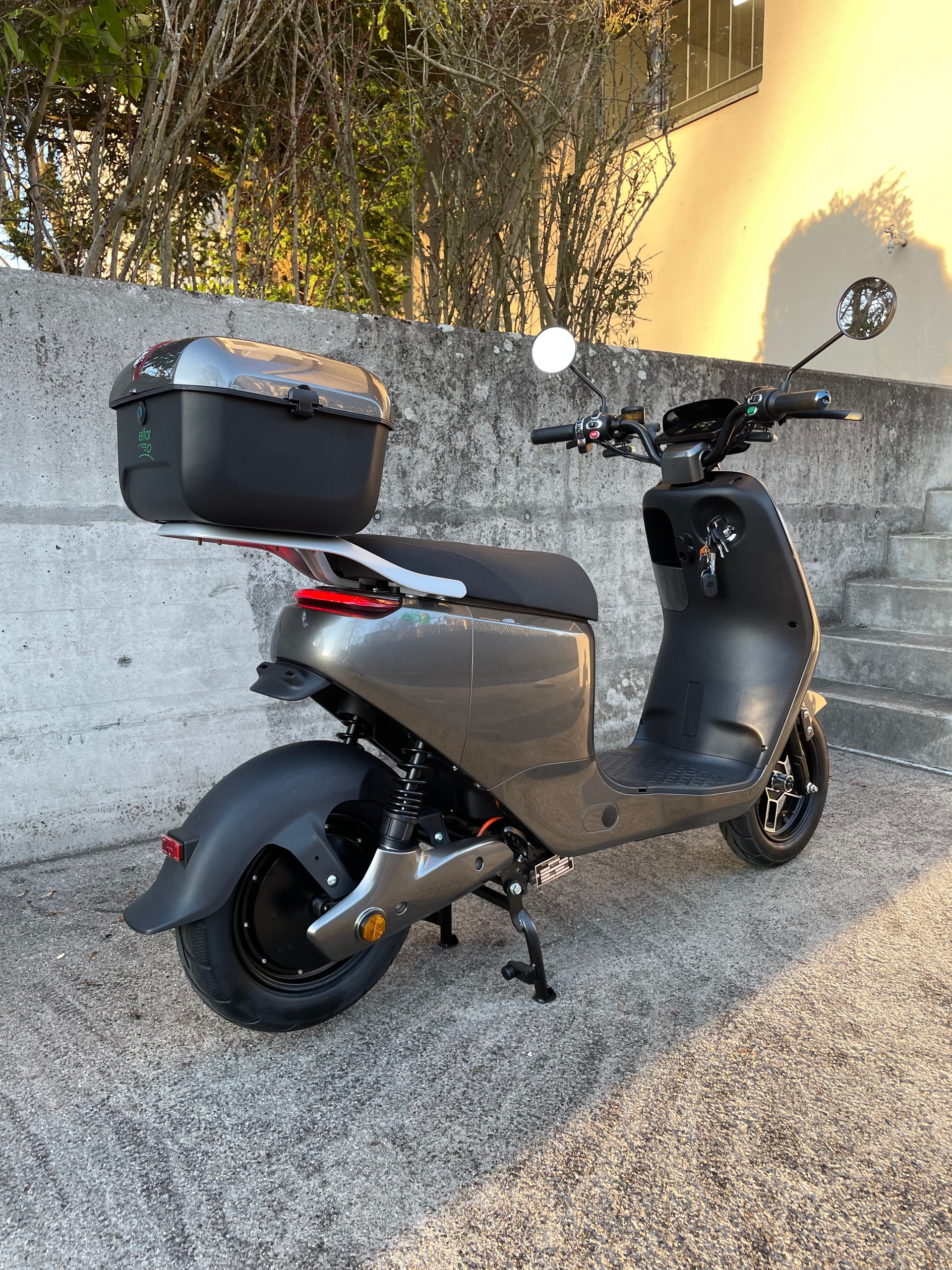 E-SCOOTER E-Mofa Long Range-image-9
