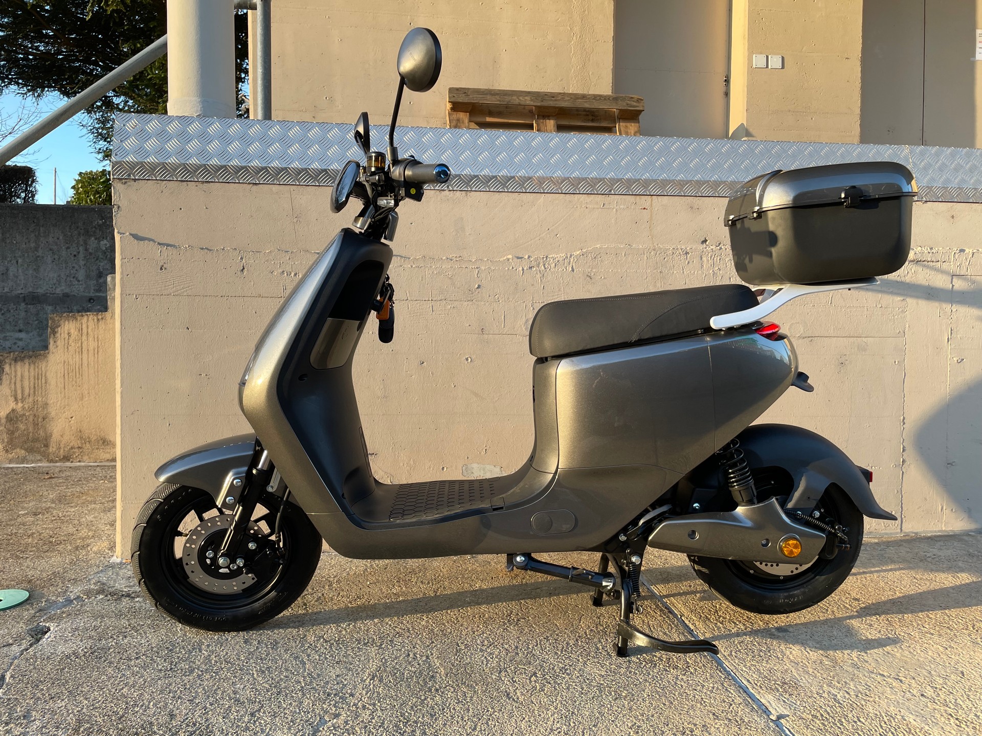 E-SCOOTER E-Mofa Long Range-image-4