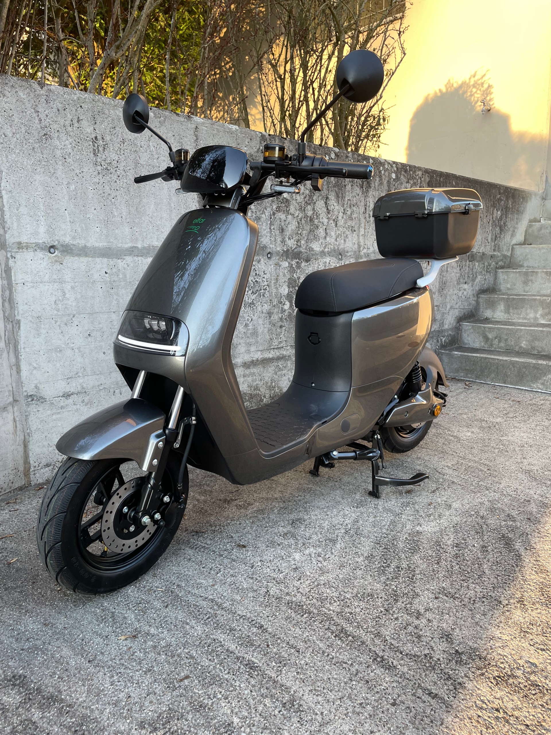 E-SCOOTER E-Mofa Long Range-image-1