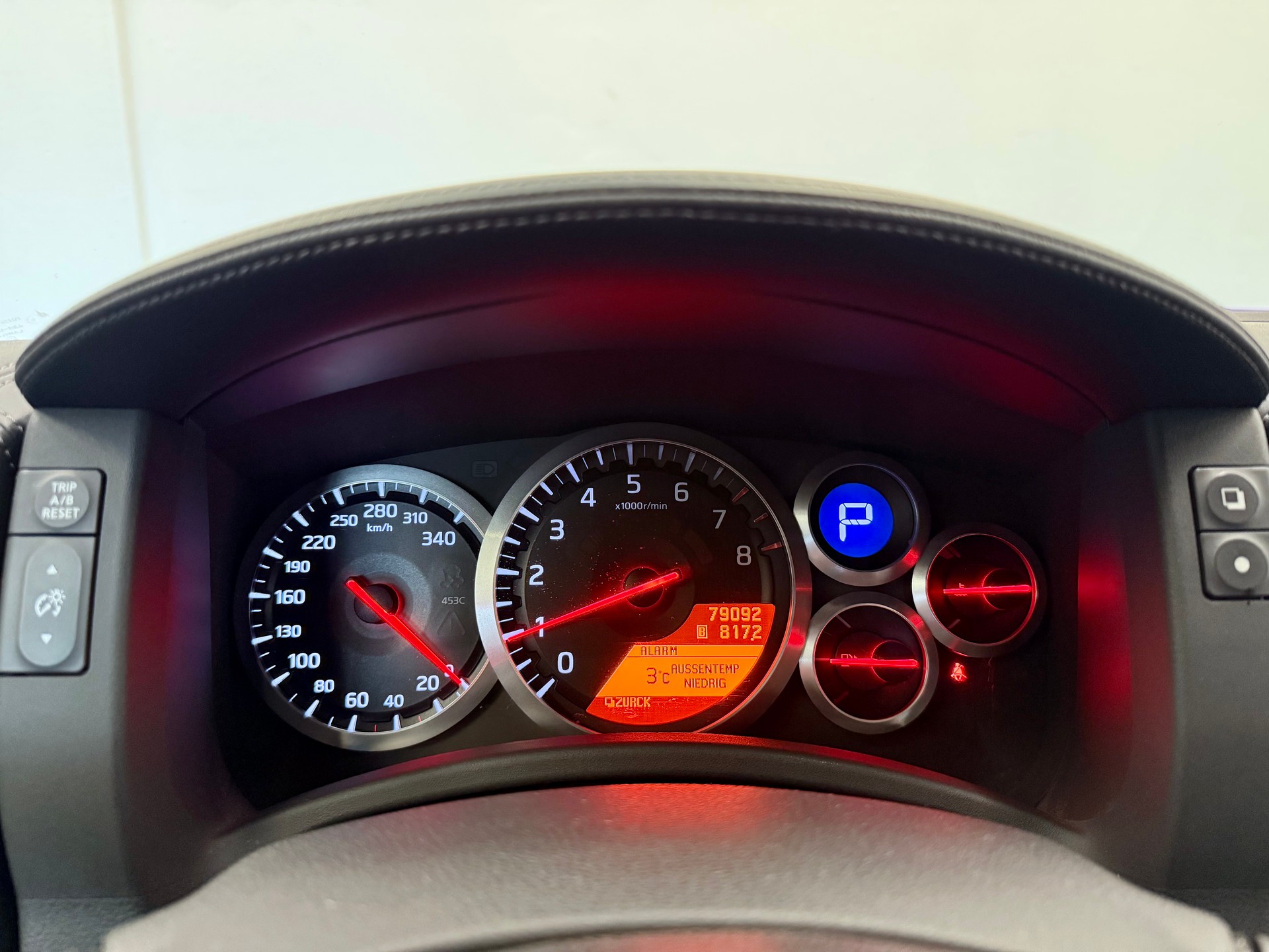 NISSAN GT-R 3.8 V6 Biturbo ALL Black Edition-image-18