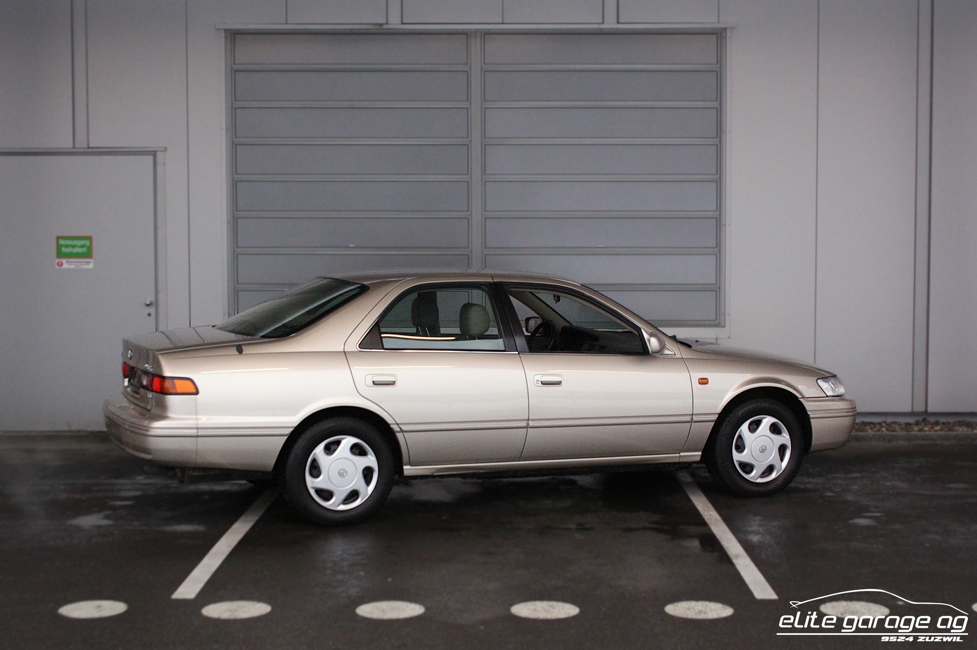 TOYOTA Camry 3.0 V6-image-4