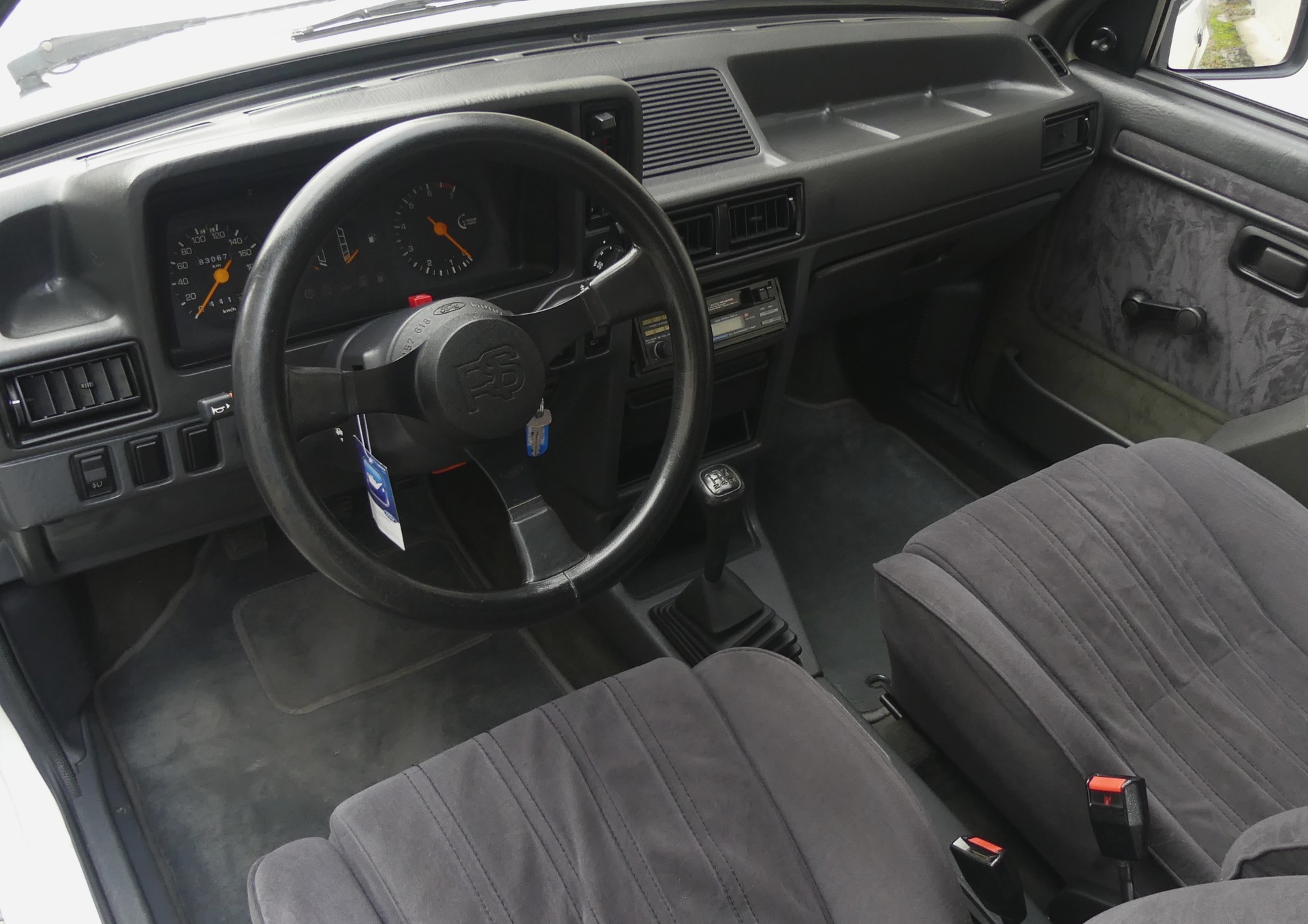 FORD Escort 1600 RSi (Vétéran)-image-5