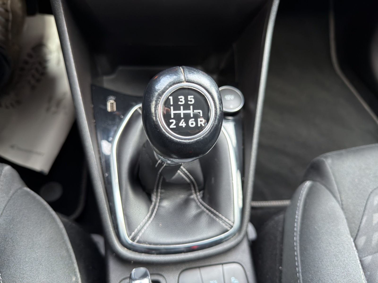 FORD Fiesta 1.0 SCTi Titanium-image-14