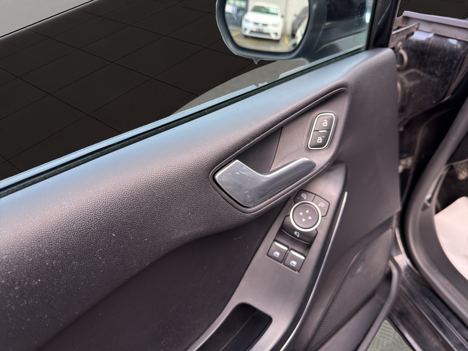 FORD Fiesta 1.0 SCTi Titanium-image-9