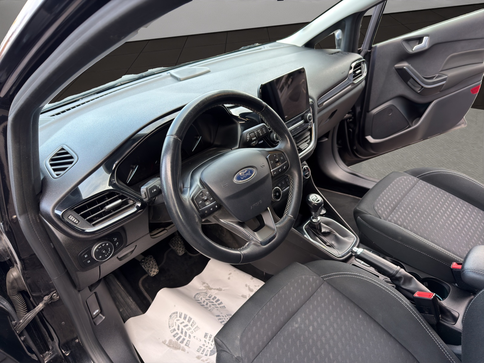 FORD Fiesta 1.0 SCTi Titanium-image-10