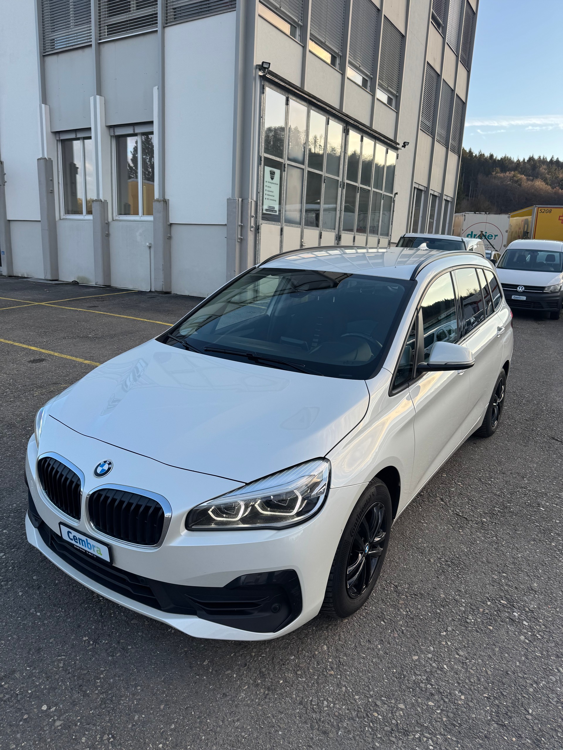 BMW 216d Gran Tourer-showroom-element-1