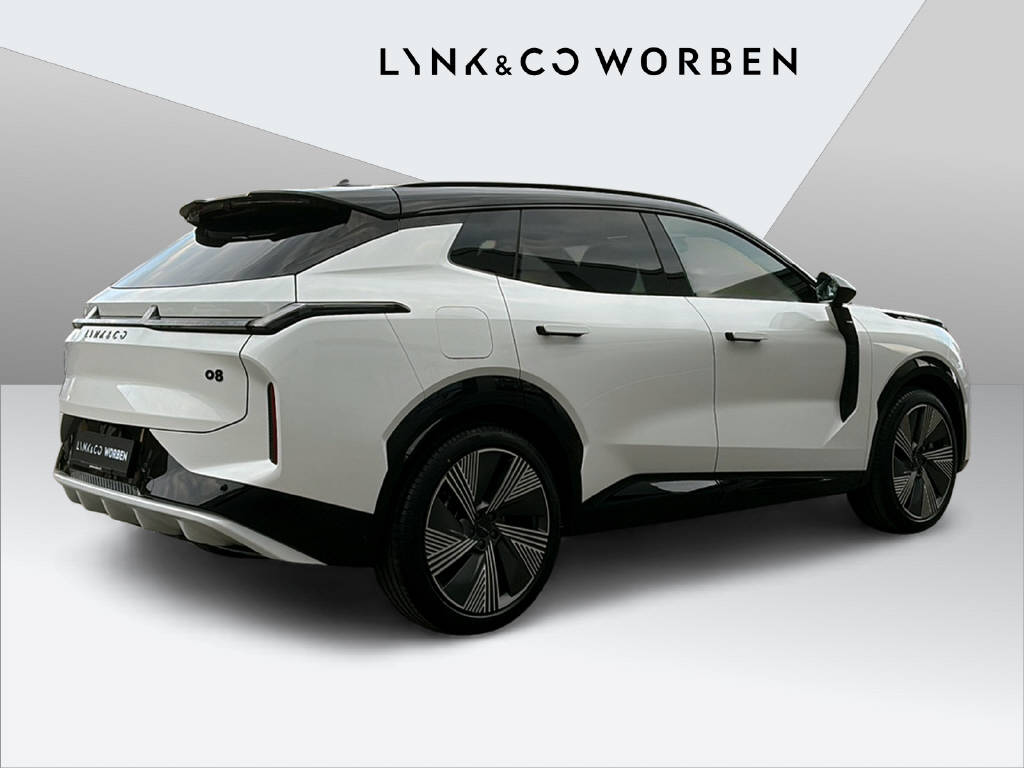 LYNK & CO 08-showroom-element-2