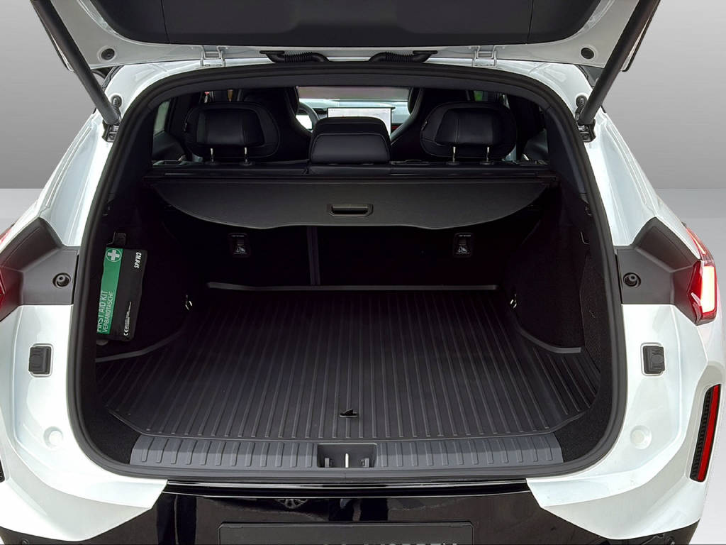 LYNK & CO 08-image-22