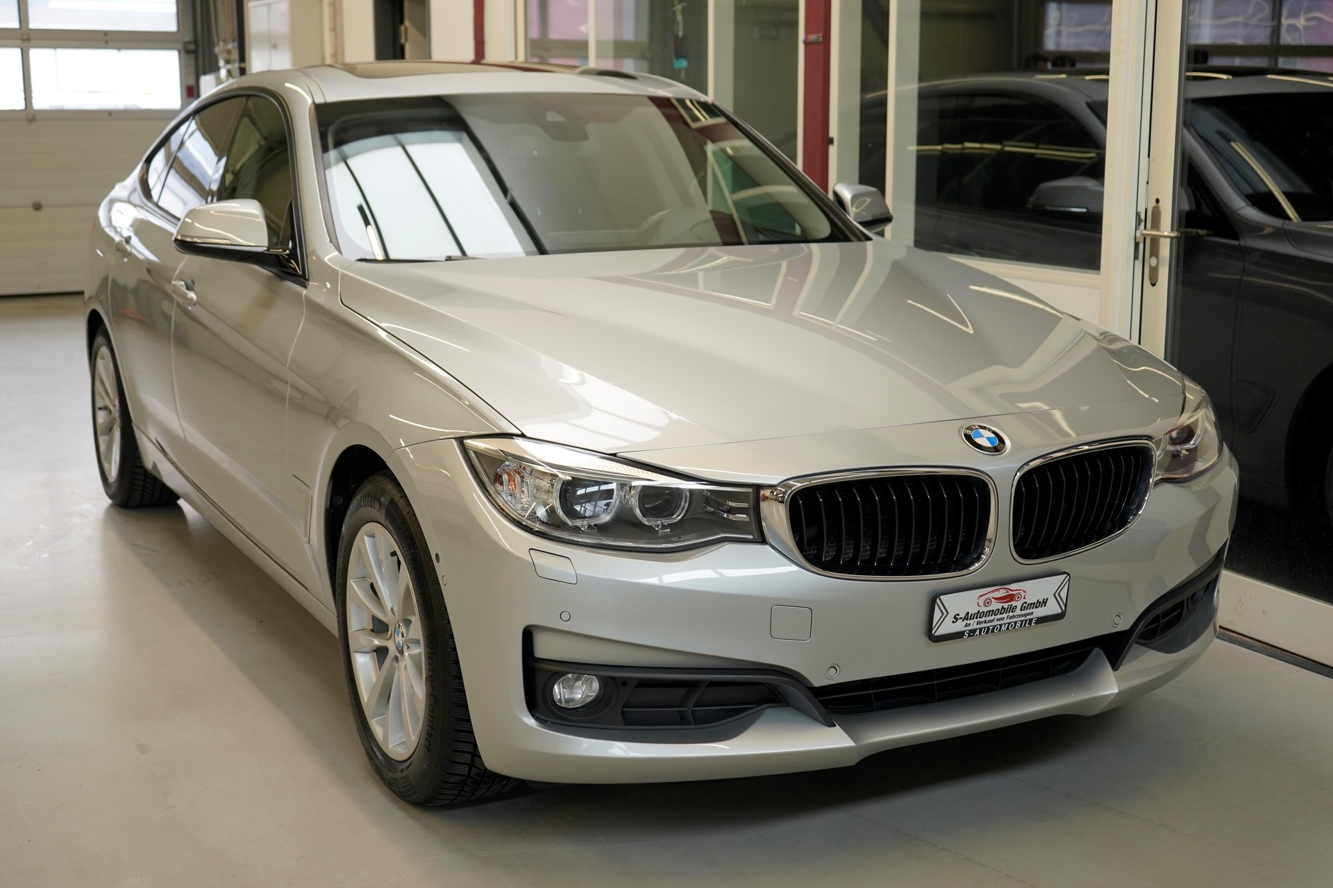 BMW 320d GT xDrive Luxury Line Steptronic-image-9