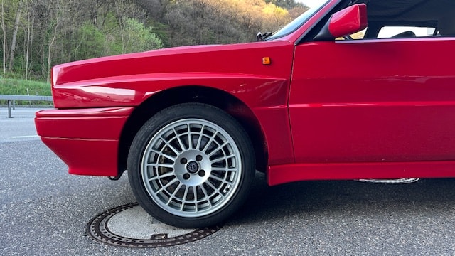 LANCIA Delta HF Integrale-image-9