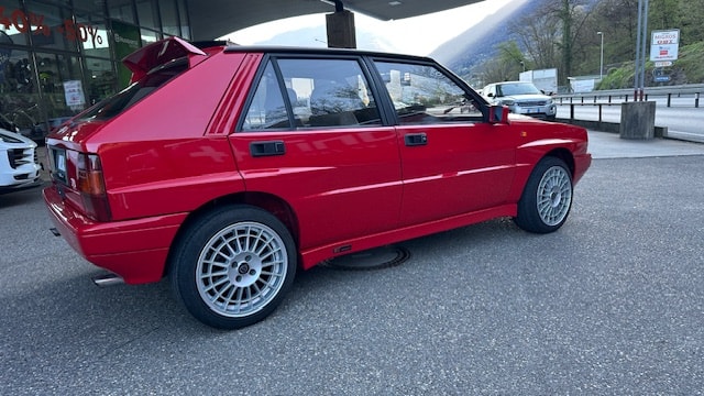 LANCIA Delta HF Integrale-image-12
