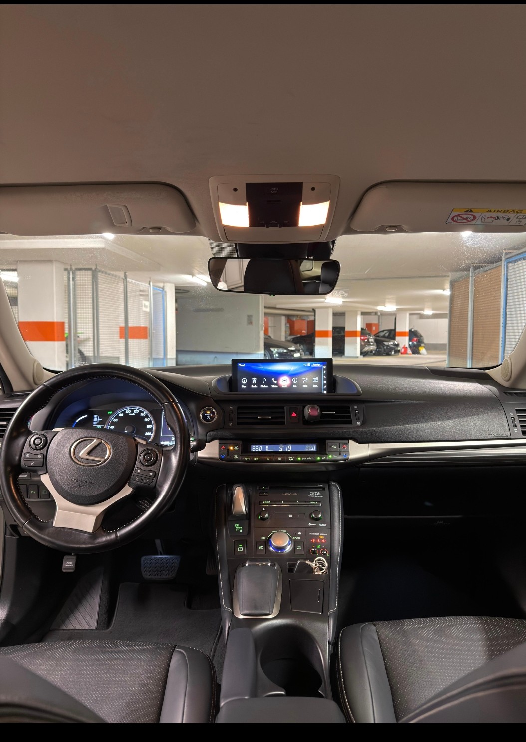 LEXUS CT 200h 1.8 excellence CVT-image-3
