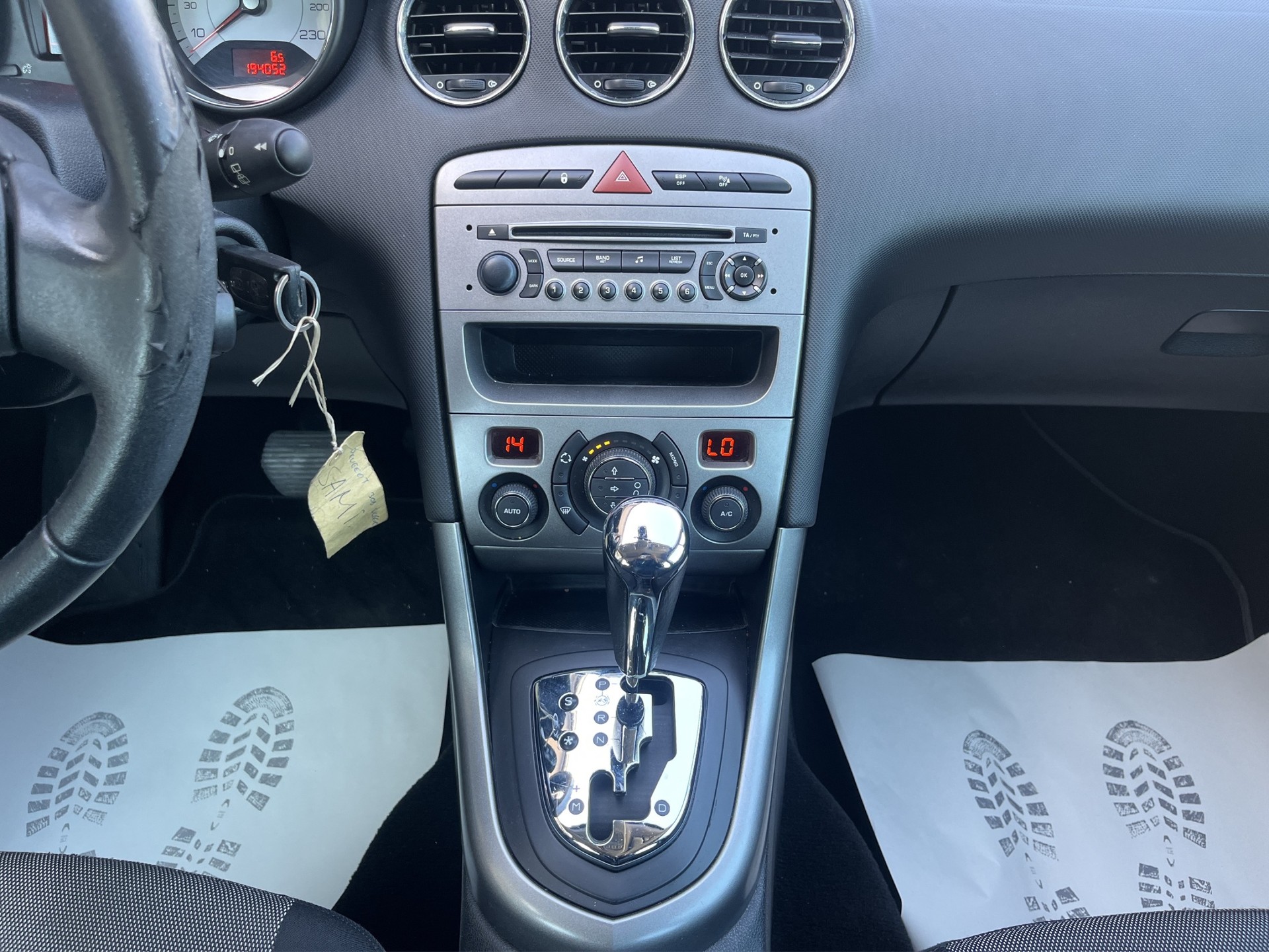 PEUGEOT 308 1.6 16V VTI Sport Automatic-image-11