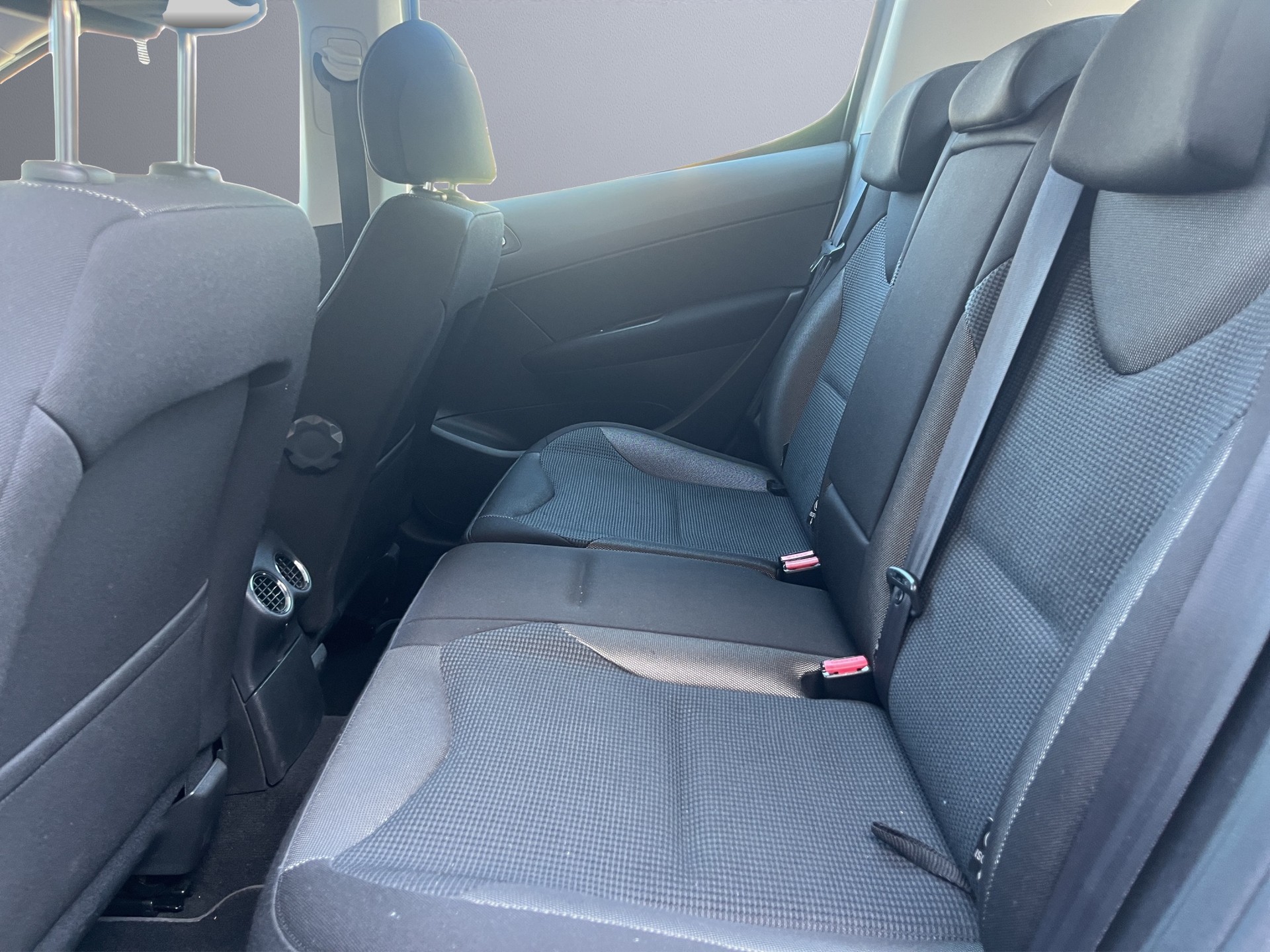 PEUGEOT 308 1.6 16V VTI Sport Automatic-image-14