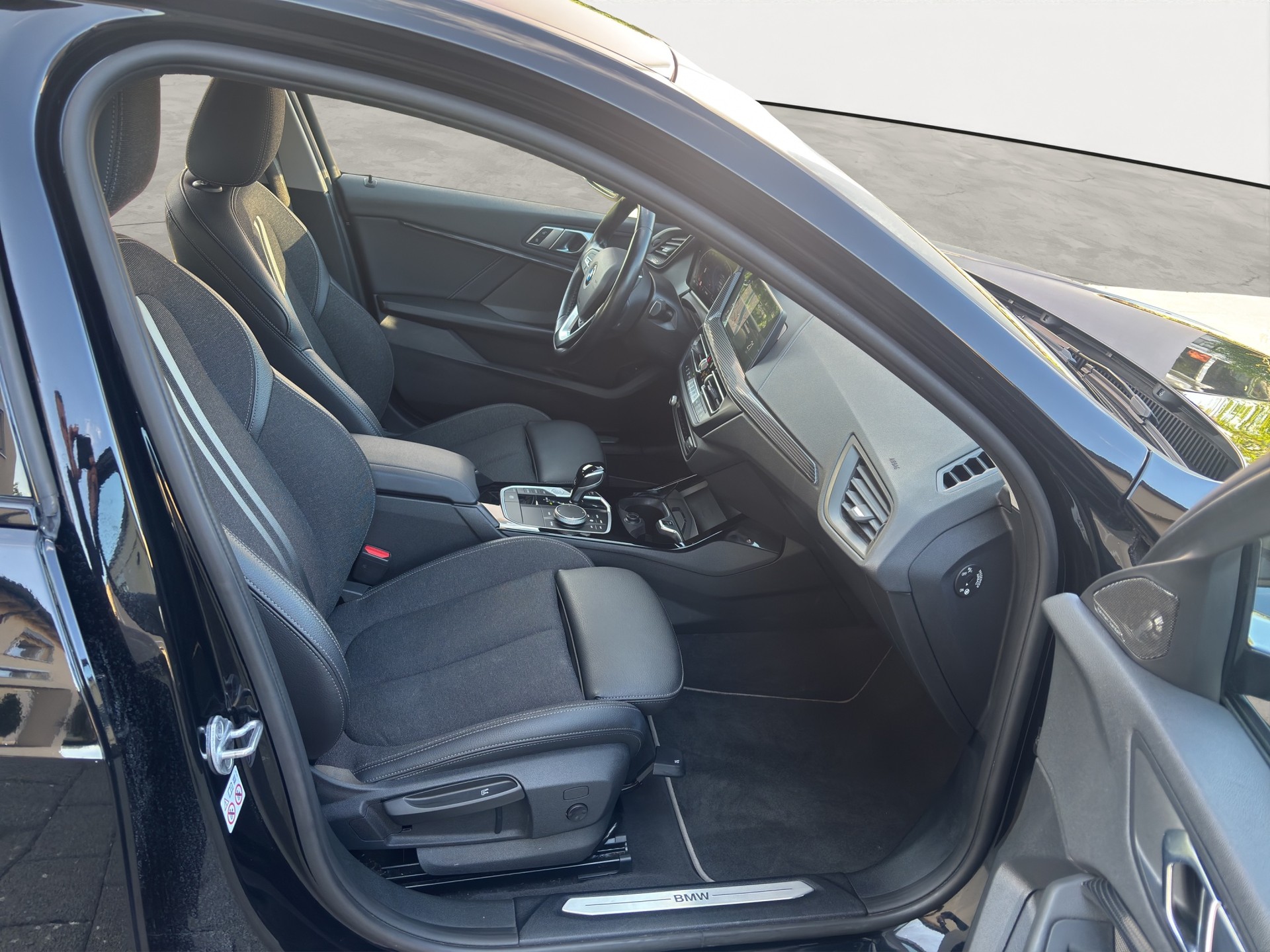BMW 118i Sport Line Steptronic-image-17