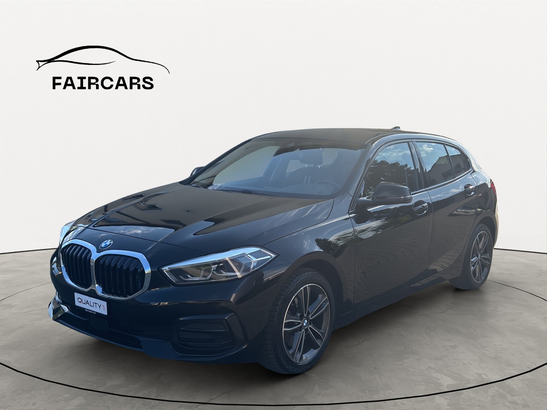 BMW 118i Sport Line Steptronic-showroom-element-1