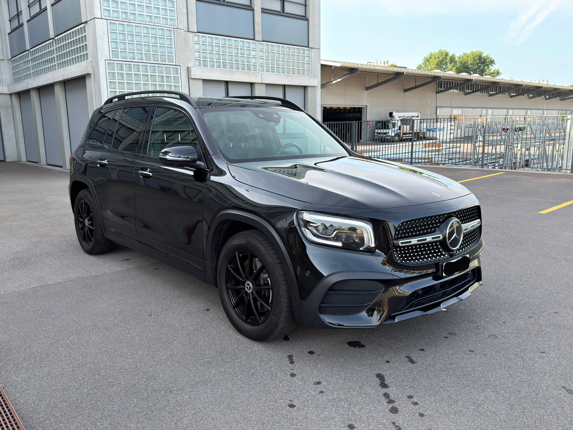 MERCEDES-BENZ GLB 250 AMG Line 4matic-image-2