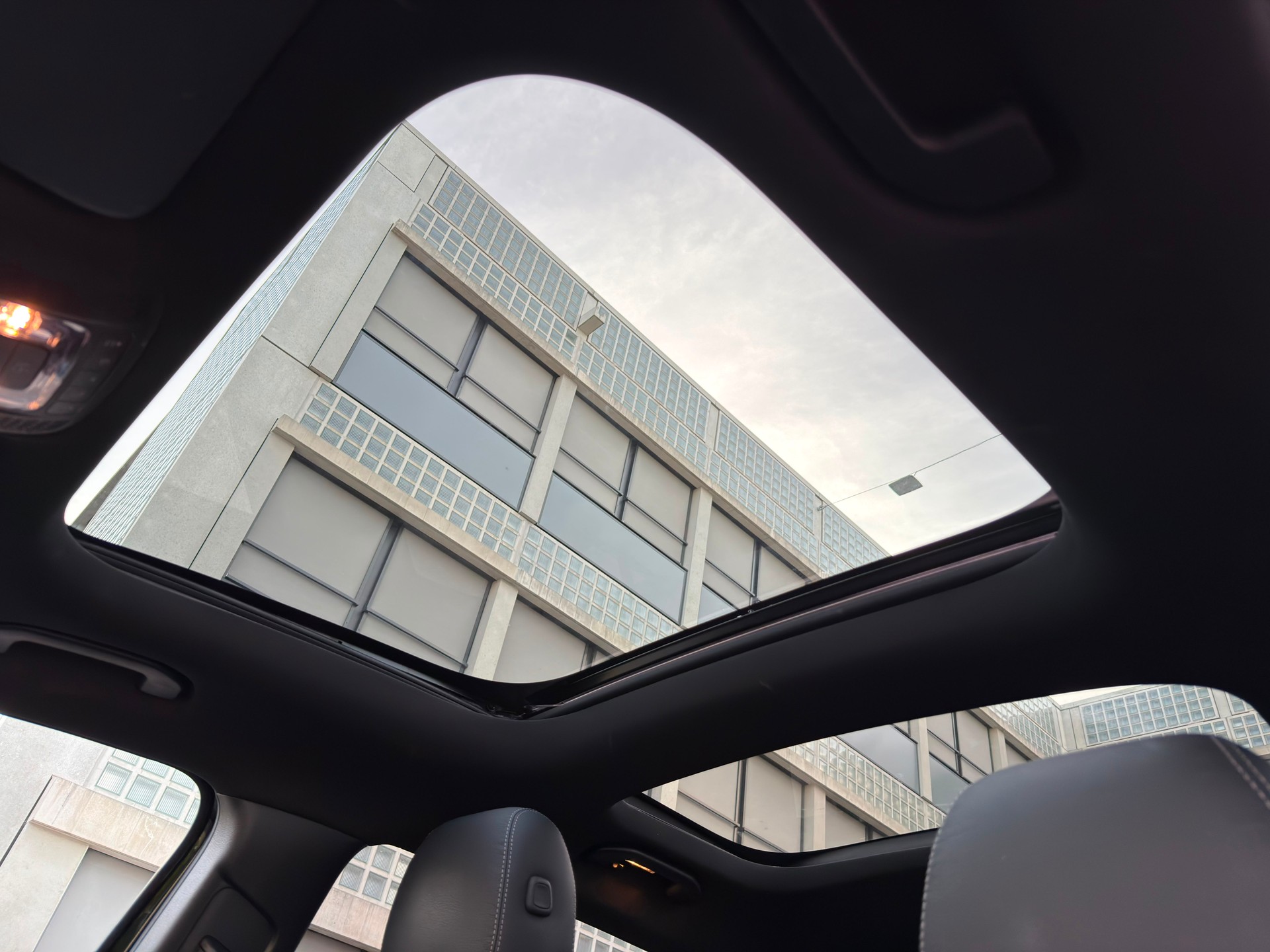 MERCEDES-BENZ GLB 250 AMG Line 4matic-image-14