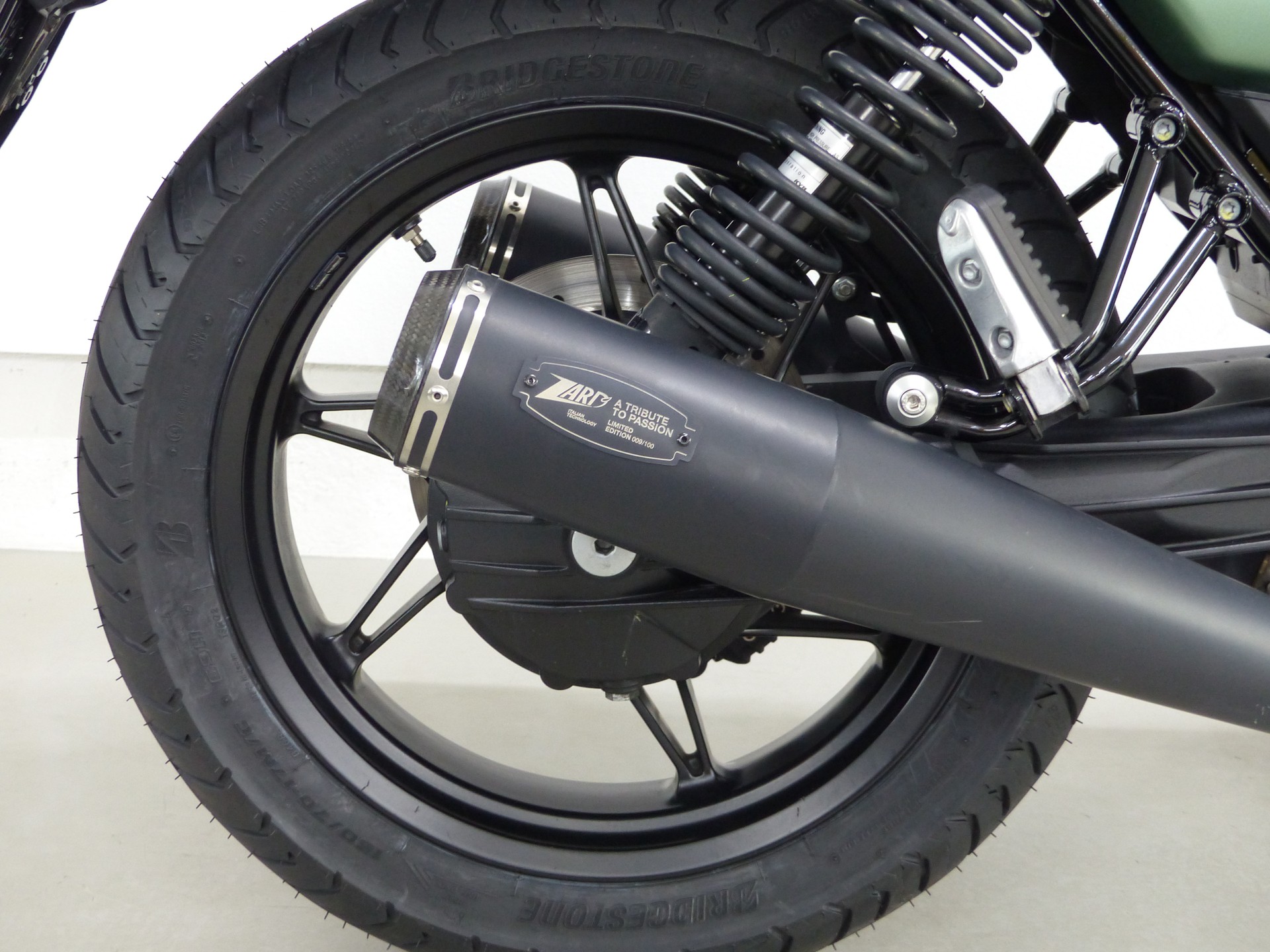 MOTO GUZZI V7 IV 850 Stone 100TH Centenario mit Zubehör-image-15