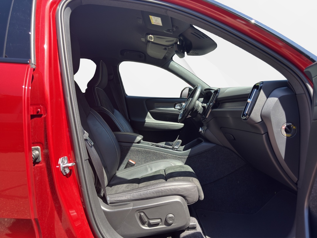 VOLVO XC40 D4 AWD R-Design Geartronic-image-11