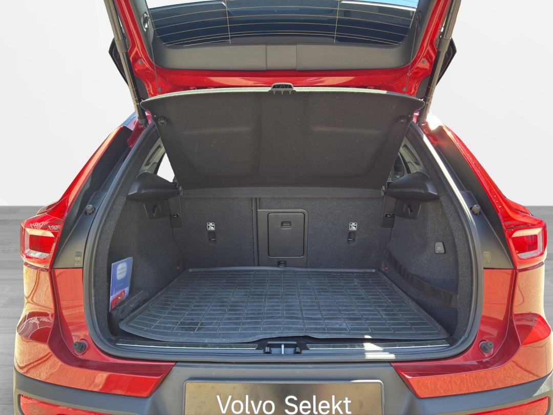 VOLVO XC40 D4 AWD R-Design Geartronic-image-12