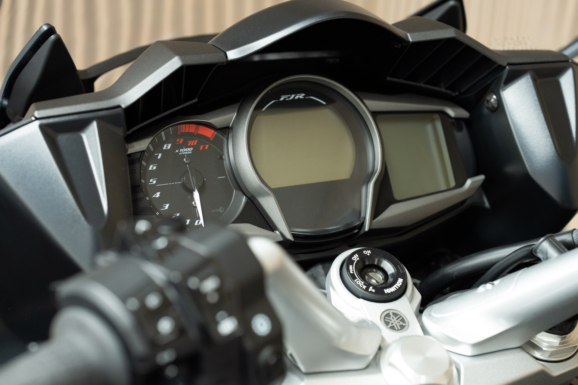 YAMAHA FJR1300AS-showroom-element-2