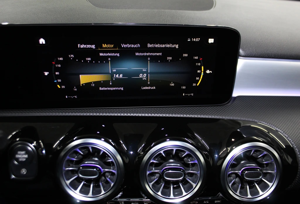 MERCEDES-BENZ A 250 4Matic AMG Line 4Matic 7G-DCT Sport- Paket Black / CH-Fahrzeug-image-26