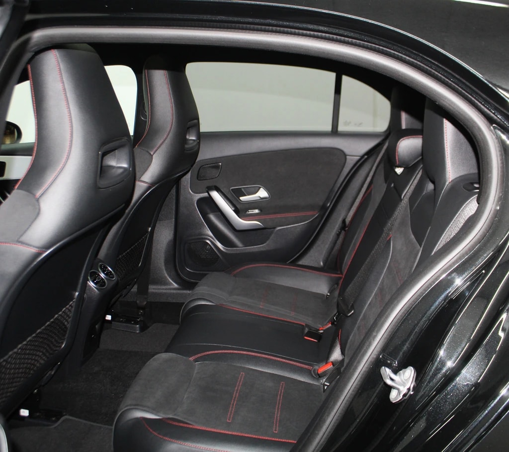MERCEDES-BENZ A 250 4Matic AMG Line 4Matic 7G-DCT Sport- Paket Black / CH-Fahrzeug-image-9