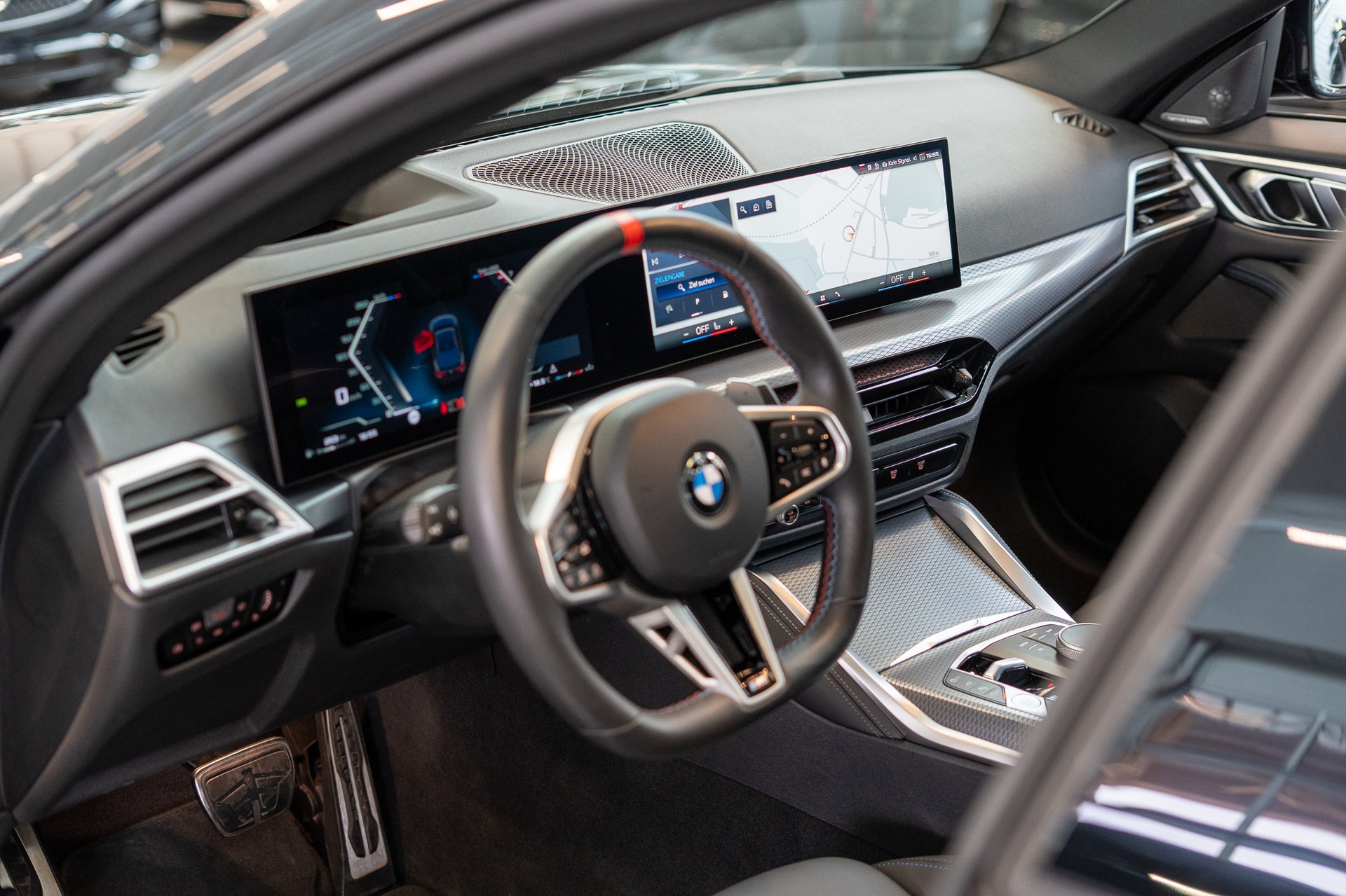 BMW M440i xDrive Gran Coupé M Sport Pro / LCI / Glasdach / 360°Kamera / HeadUp-image-8