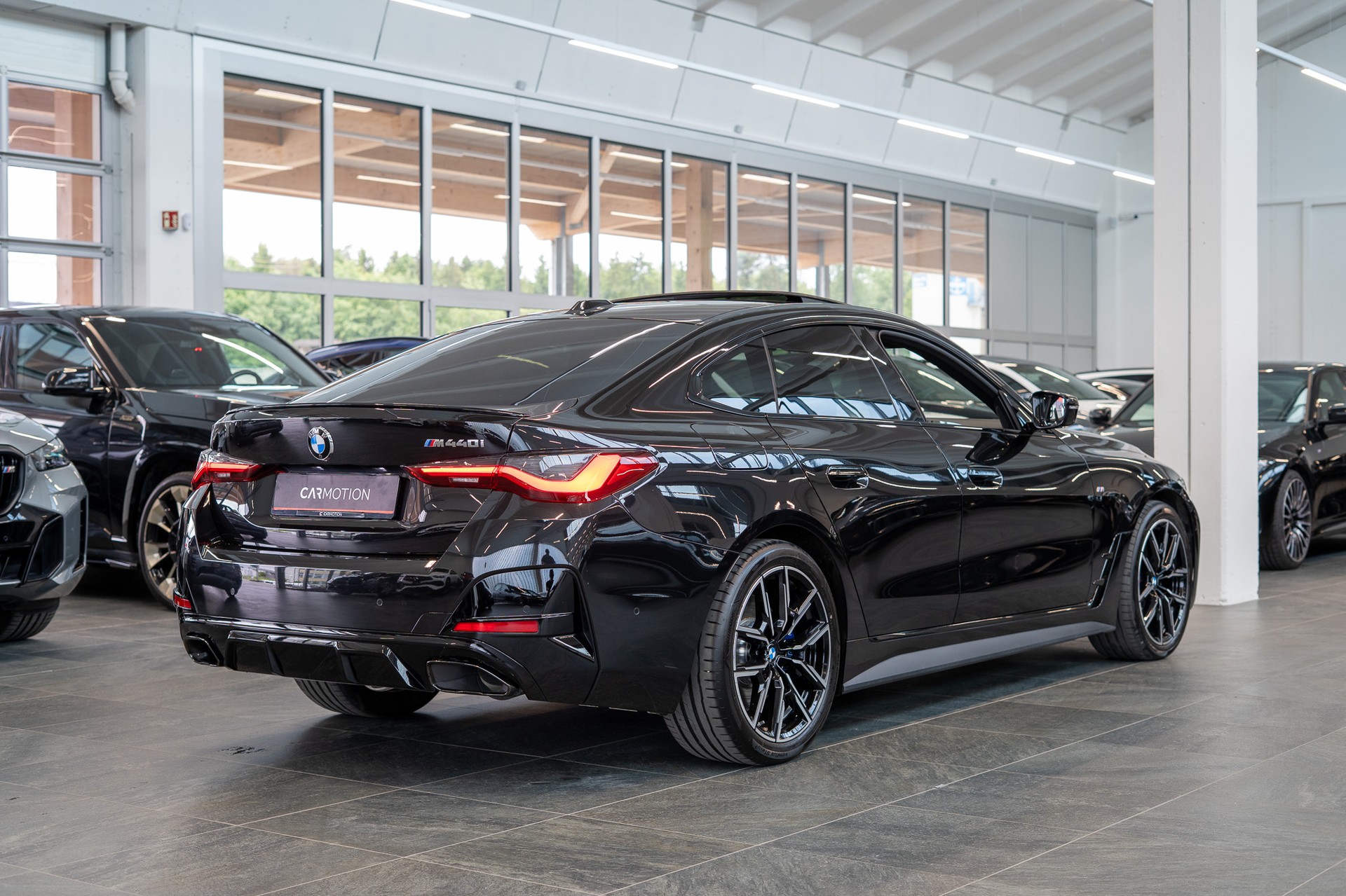 BMW M440i xDrive Gran Coupé M Sport Pro / LCI / Glasdach / 360°Kamera / HeadUp-showroom-element-3