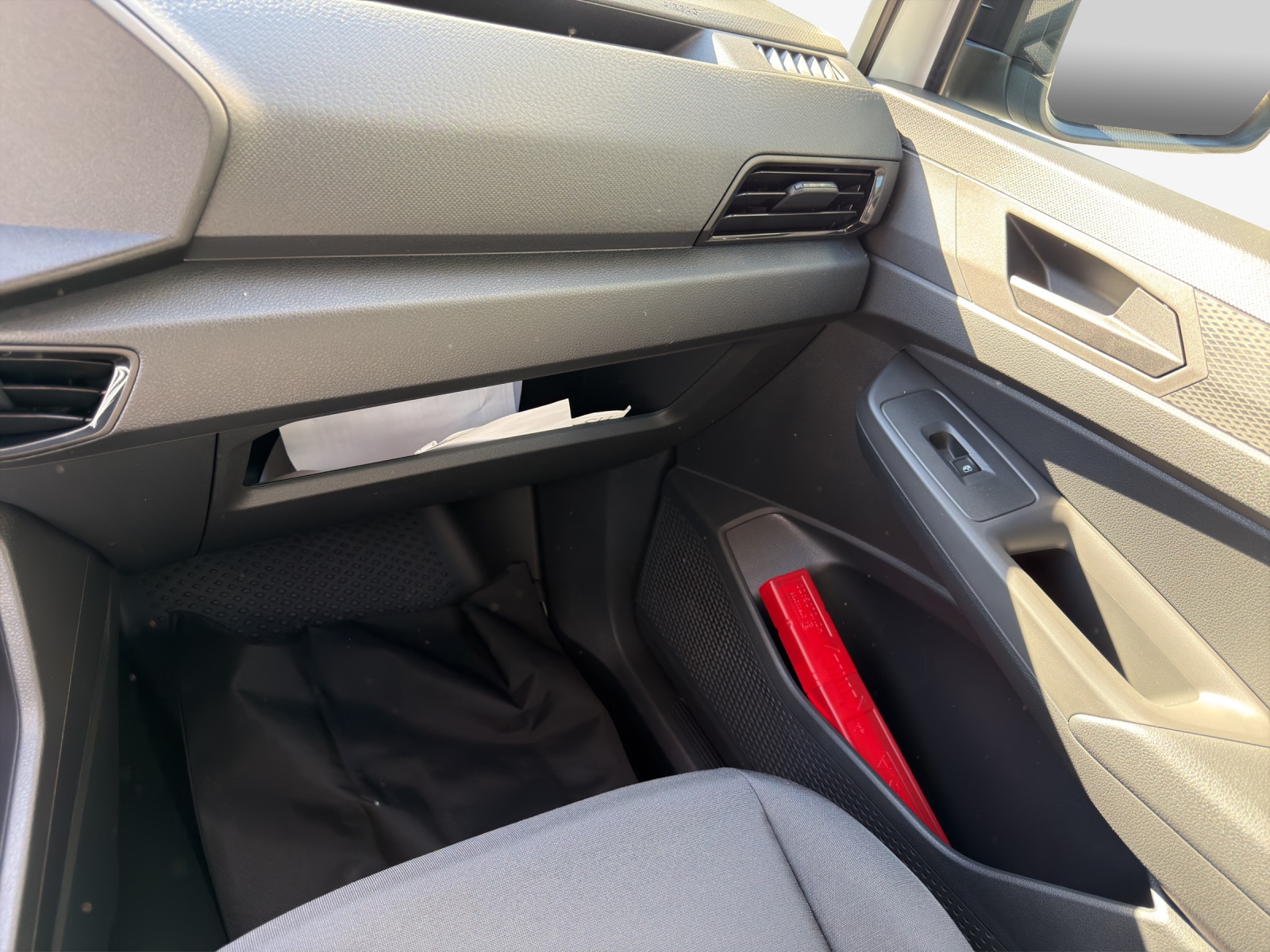 VW Caddy Cargo 1.5 TSI Plug in Hybrid DSG-image-14