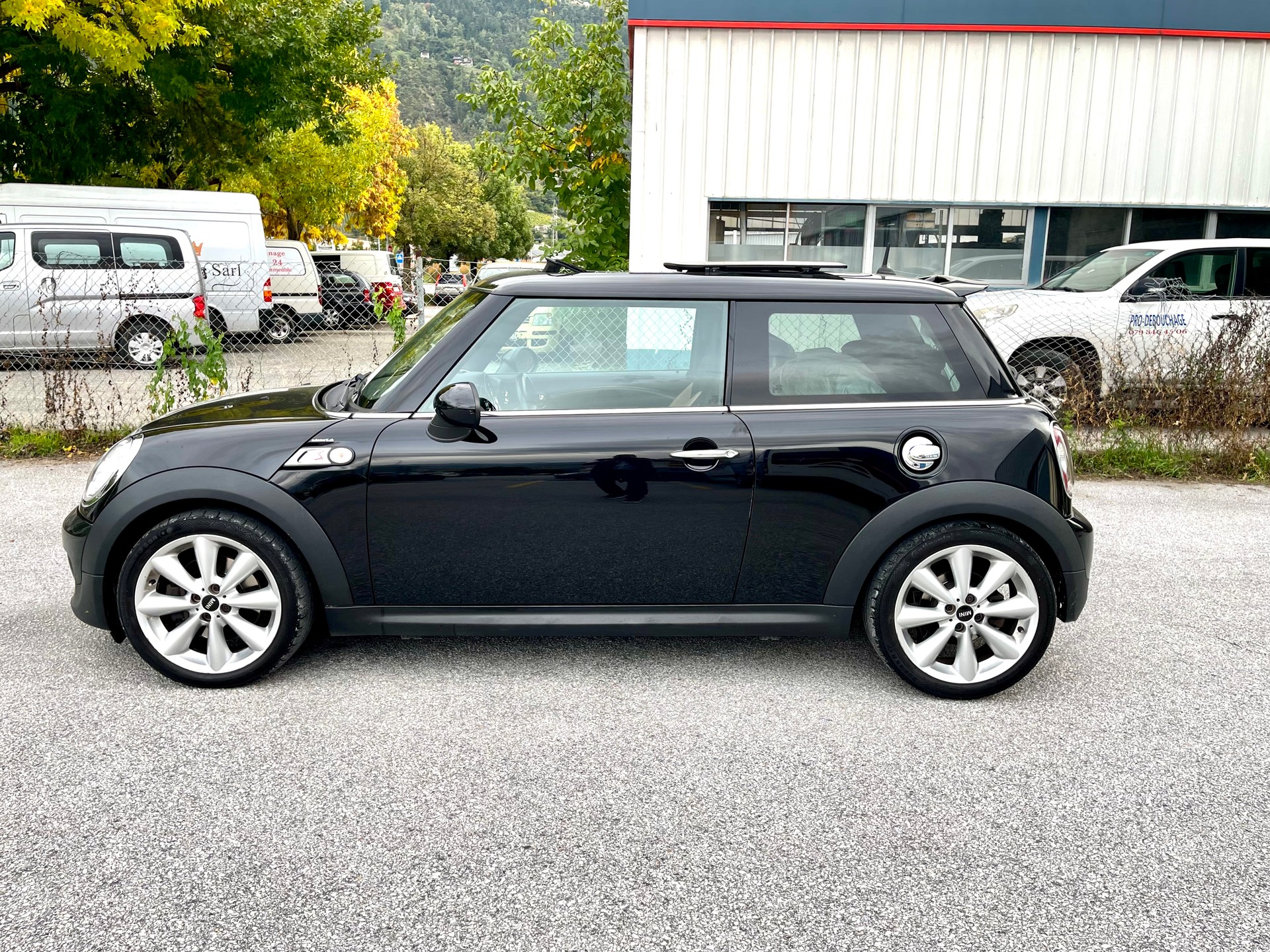 MINI Cooper S-showroom-element-3