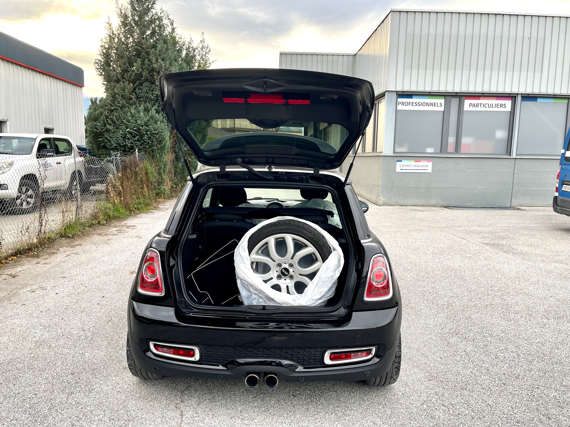 MINI Cooper S-image-28