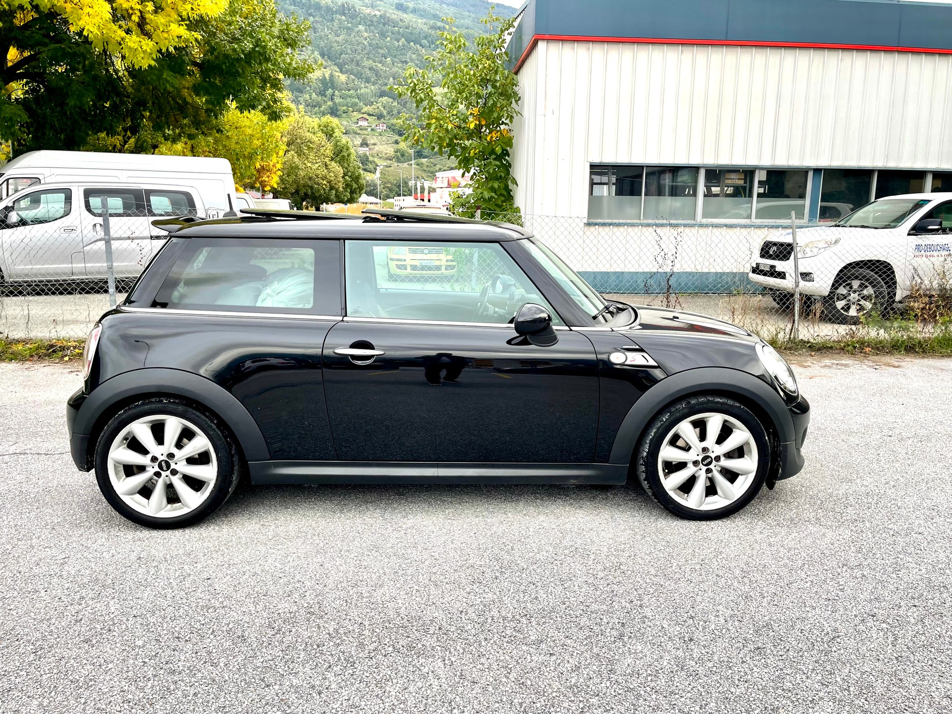 MINI Cooper S-image-16