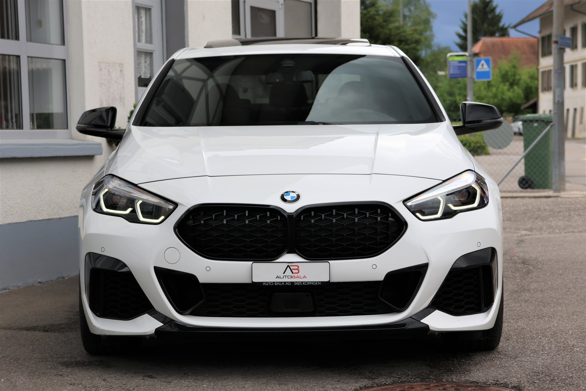 BMW M235i Gran Coupé xDrive Steptronic (CH)-showroom-element-1