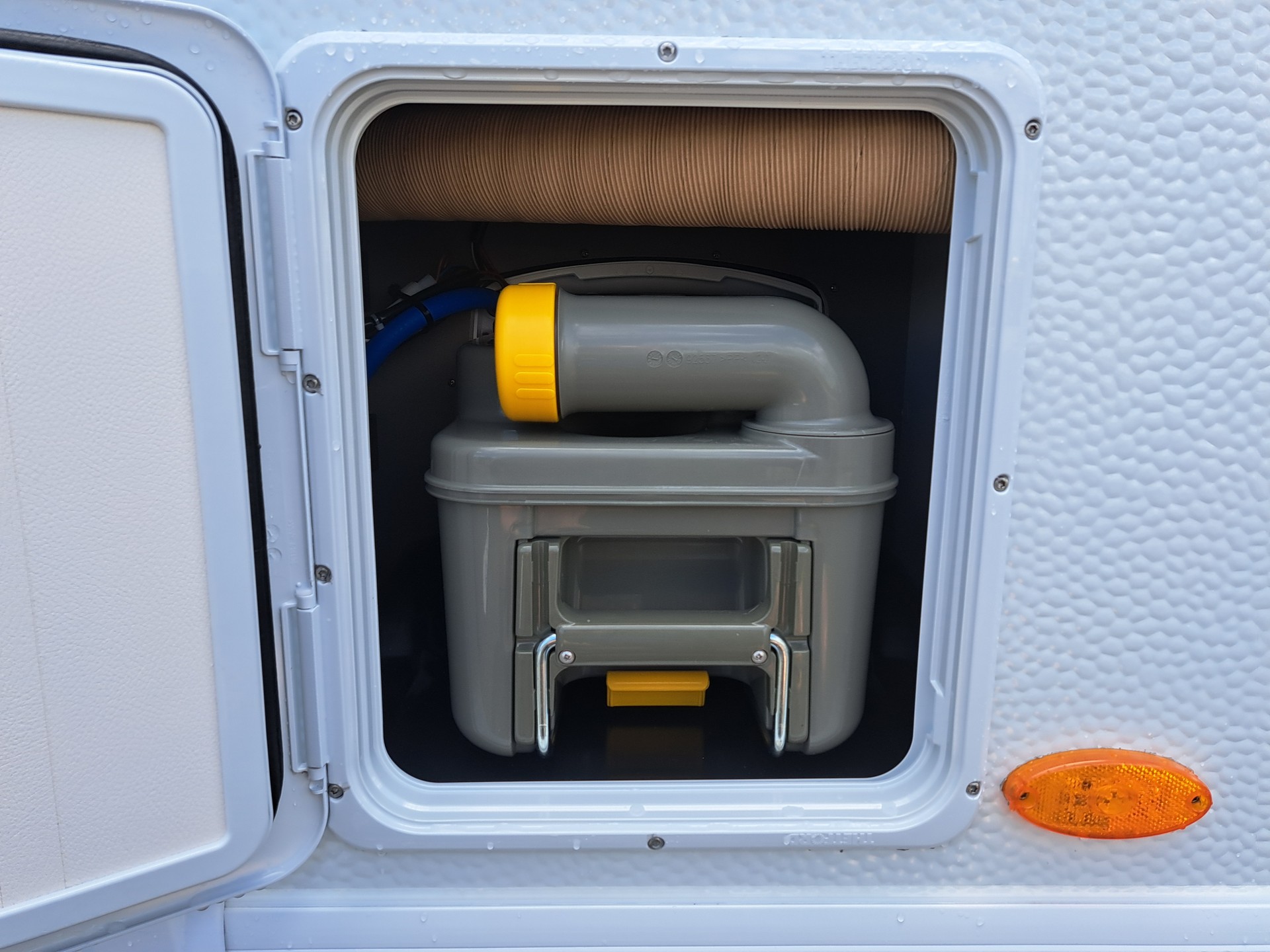 BÜRSTNER Averso 535 TL-image-10
